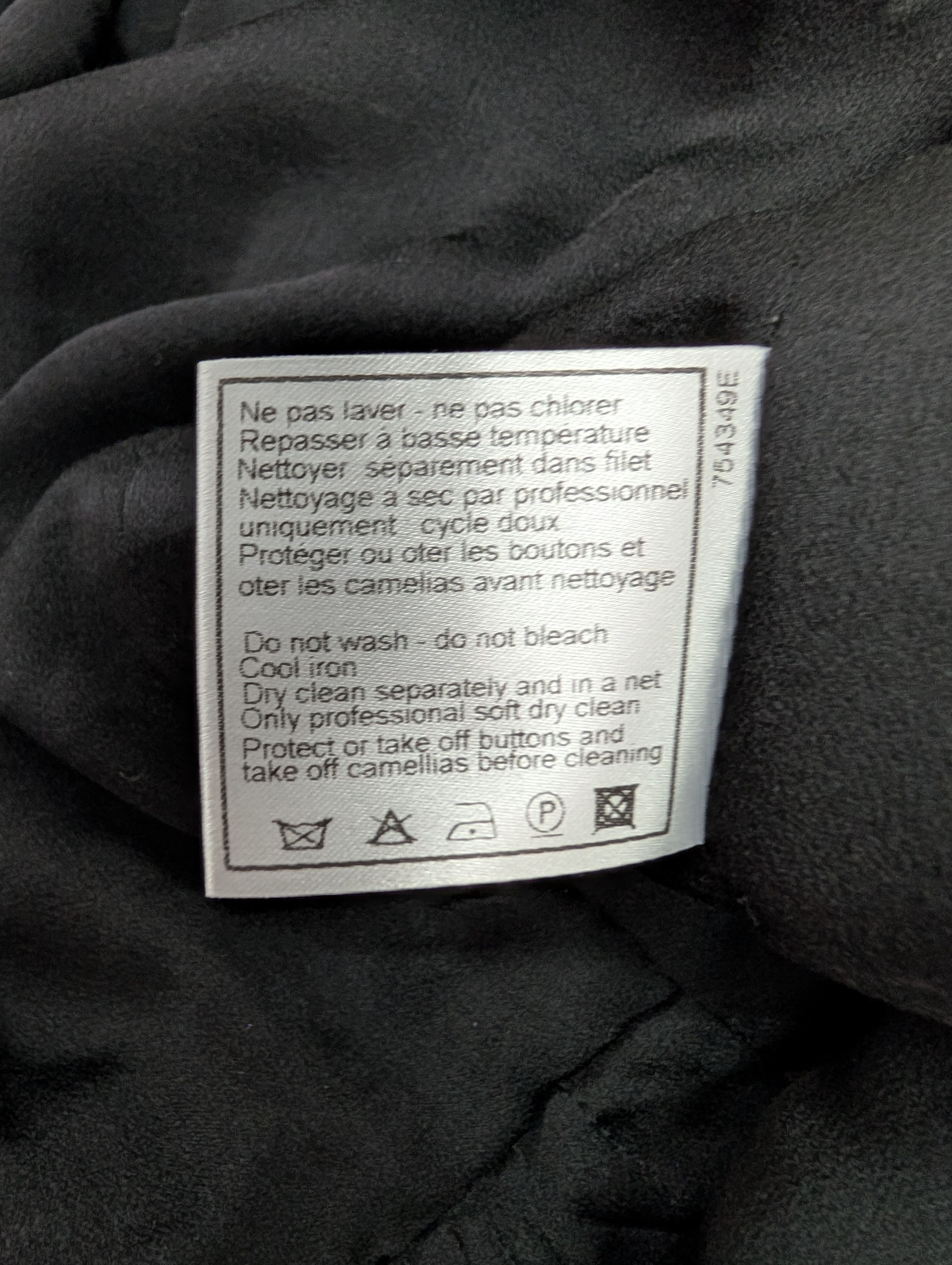 Chanel Black Tweed Jacket With Enamelled "CC" Bottlecap Buttons Size S / US 4 / IT 40 - 9 Thumbnail