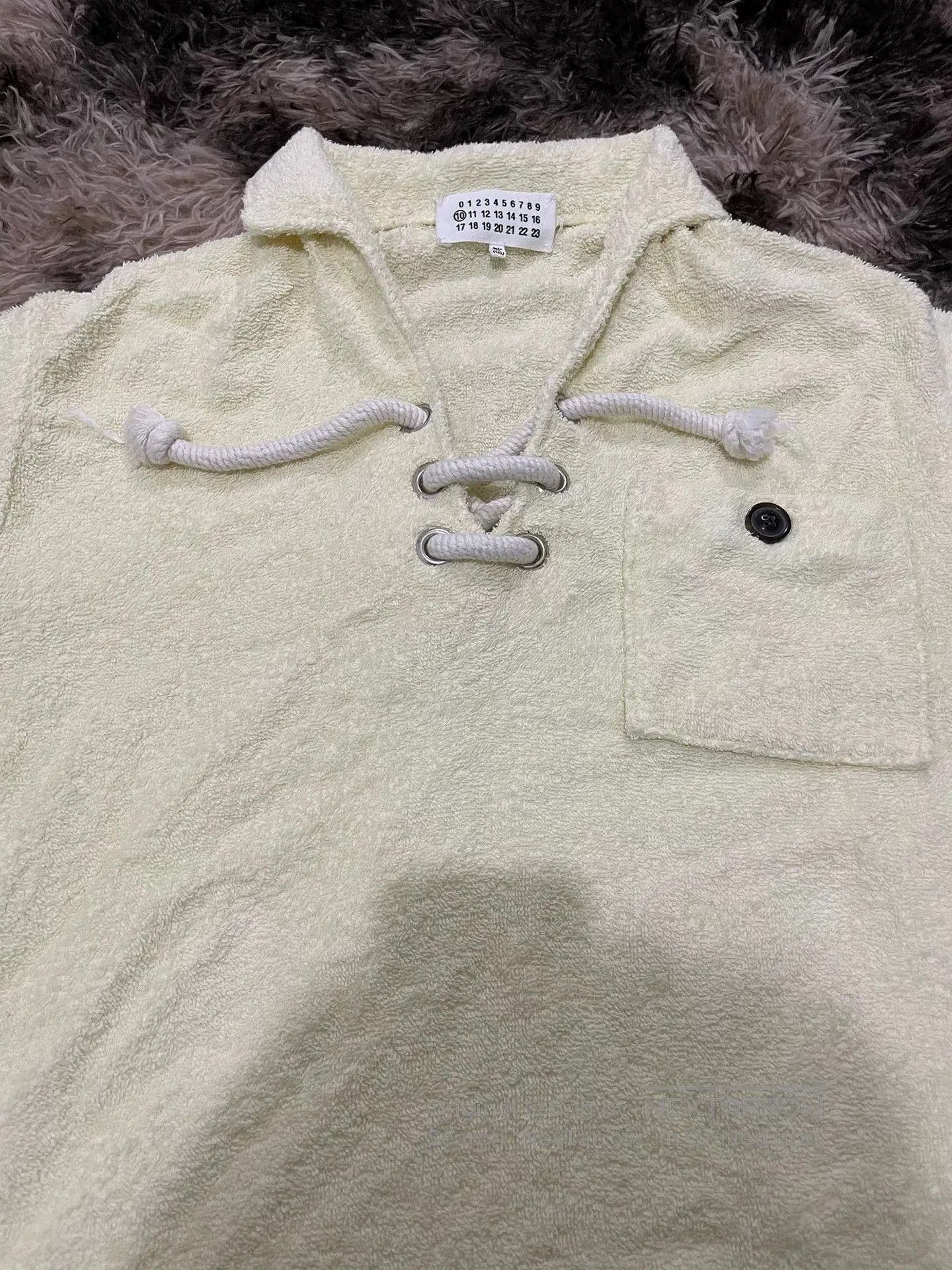 Maison Margiela Maison Margiela Cream Rope Knot Polo. Size US XS / EU 42 / 0 - 3 Thumbnail