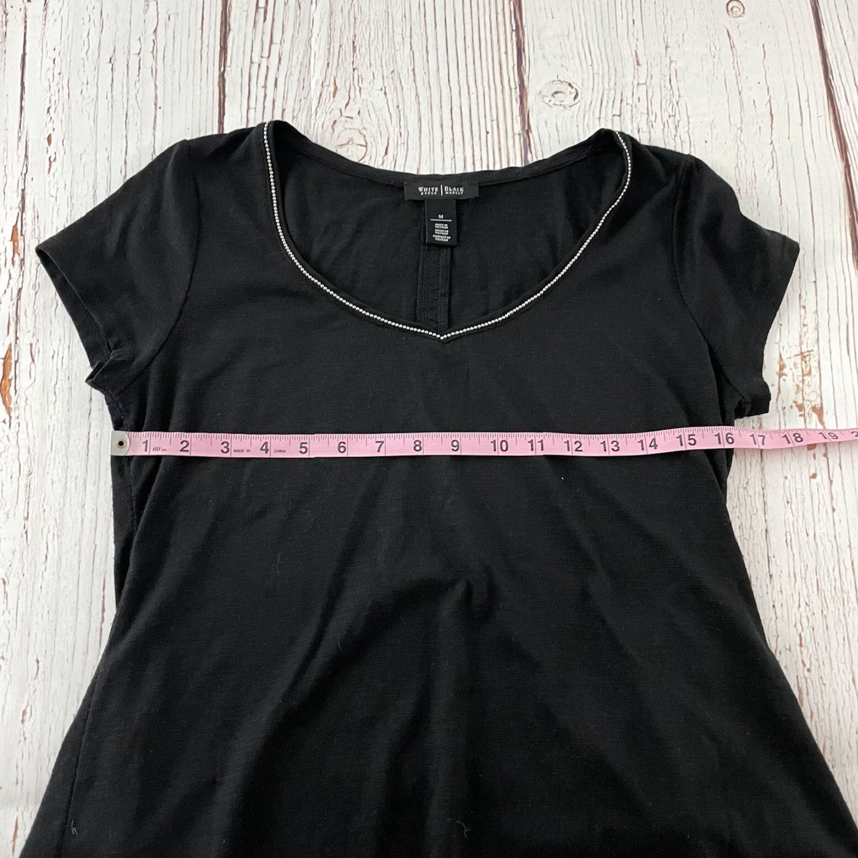 White House Black Market White House Black Market Short Sleeve Shirt Women's M Black Studded Button-Up Shirt Size M / US 6-8 / IT 42-44 - 3 Thumbnail