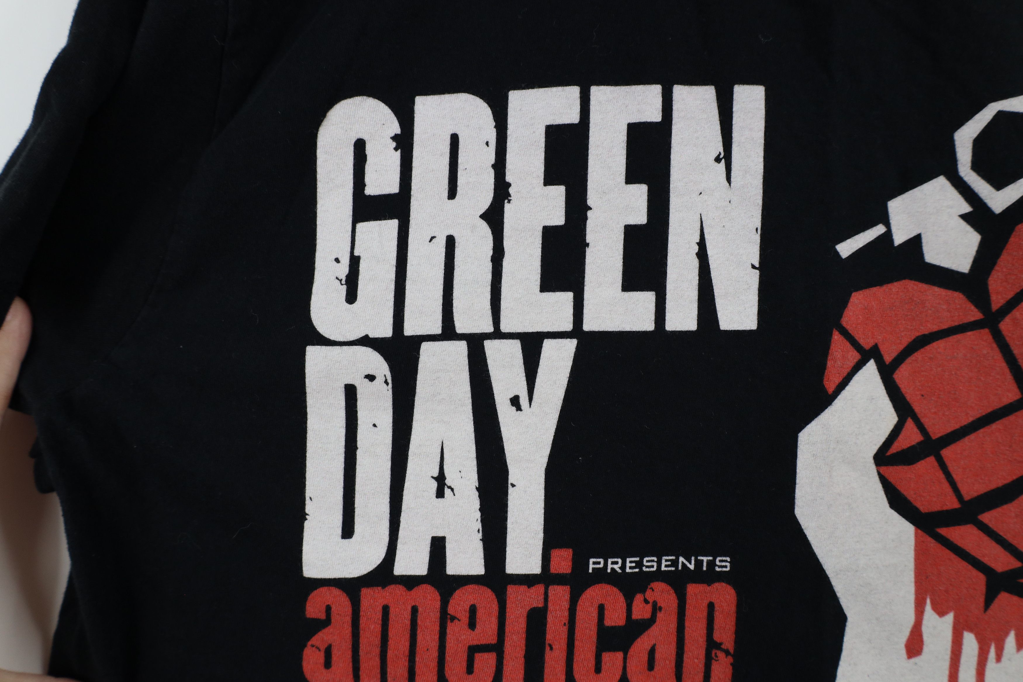 Vintage Vintage Y2K 2004 Idiot Green Day Band Short Sleeve T-Shirt Size US L / EU 52-54 / 3 - 5 Thumbnail