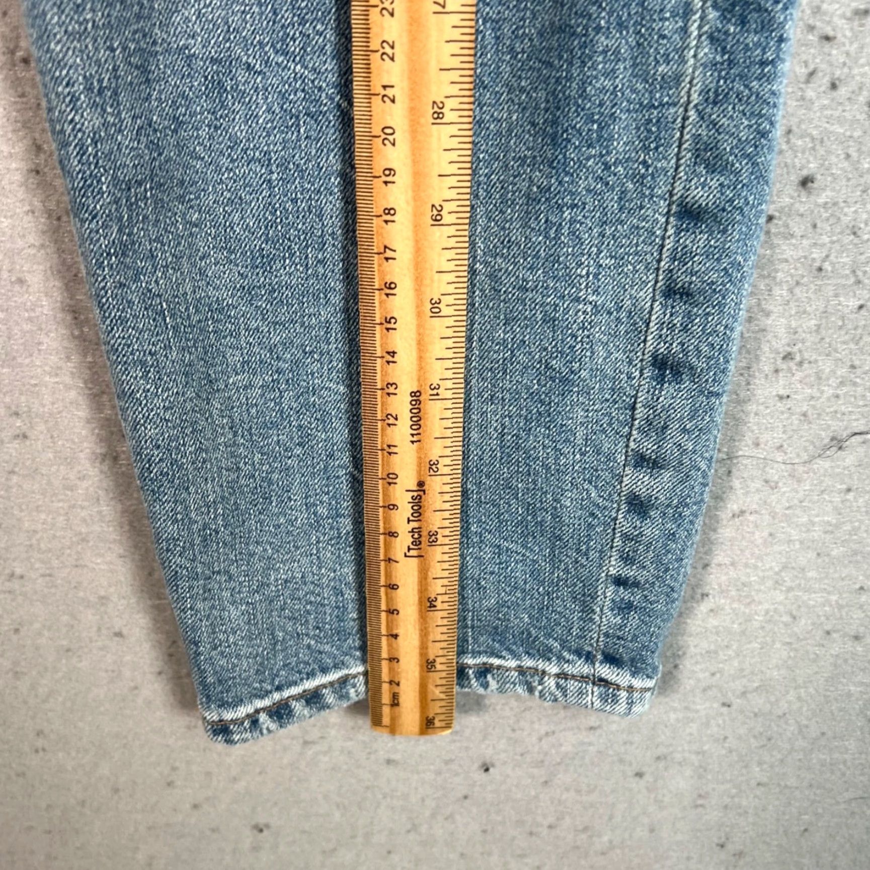 Madewell Madewell Womens Jeans Distressed Light Wash Denim 28 5-Pocket Style Boyfriend 100% Cotton Jeans + 28 in Inseam Adult Womens Blue Size 28" / US 6 / IT 42 - 6 Thumbnail