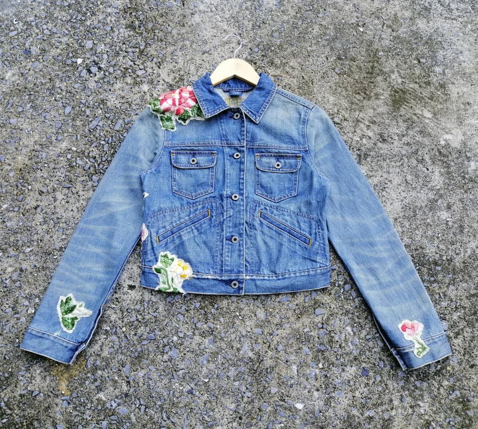 Ralph Lauren Ralph Lauren Flowers Patch Distressed Denim Jacket Size XS / US 0-2 / IT 36-38 - 1 Thumbnail