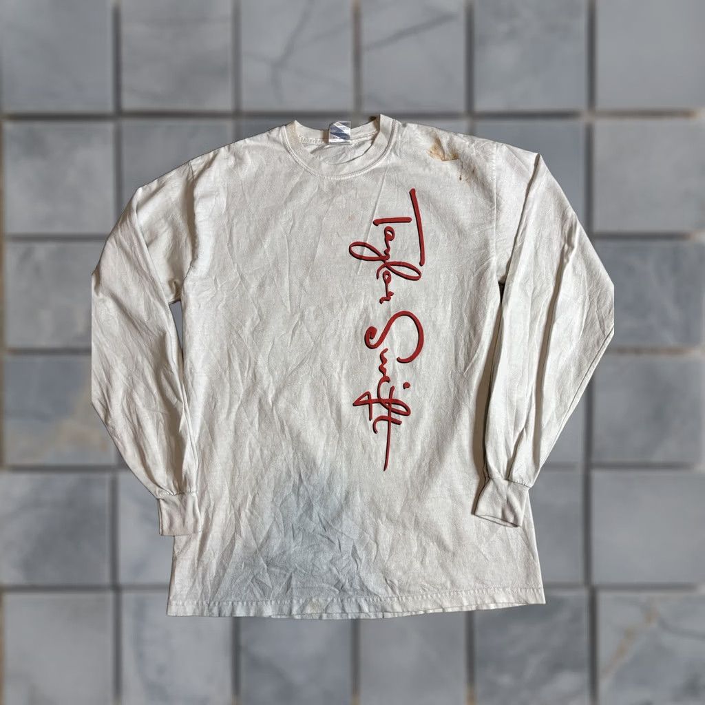 Gildan Taylor Swift Shirt Mens M White Speak Now World Tour Long Sleeve Graphic T-Shirt Size US M / EU 48-50 / 2 - 1 Thumbnail