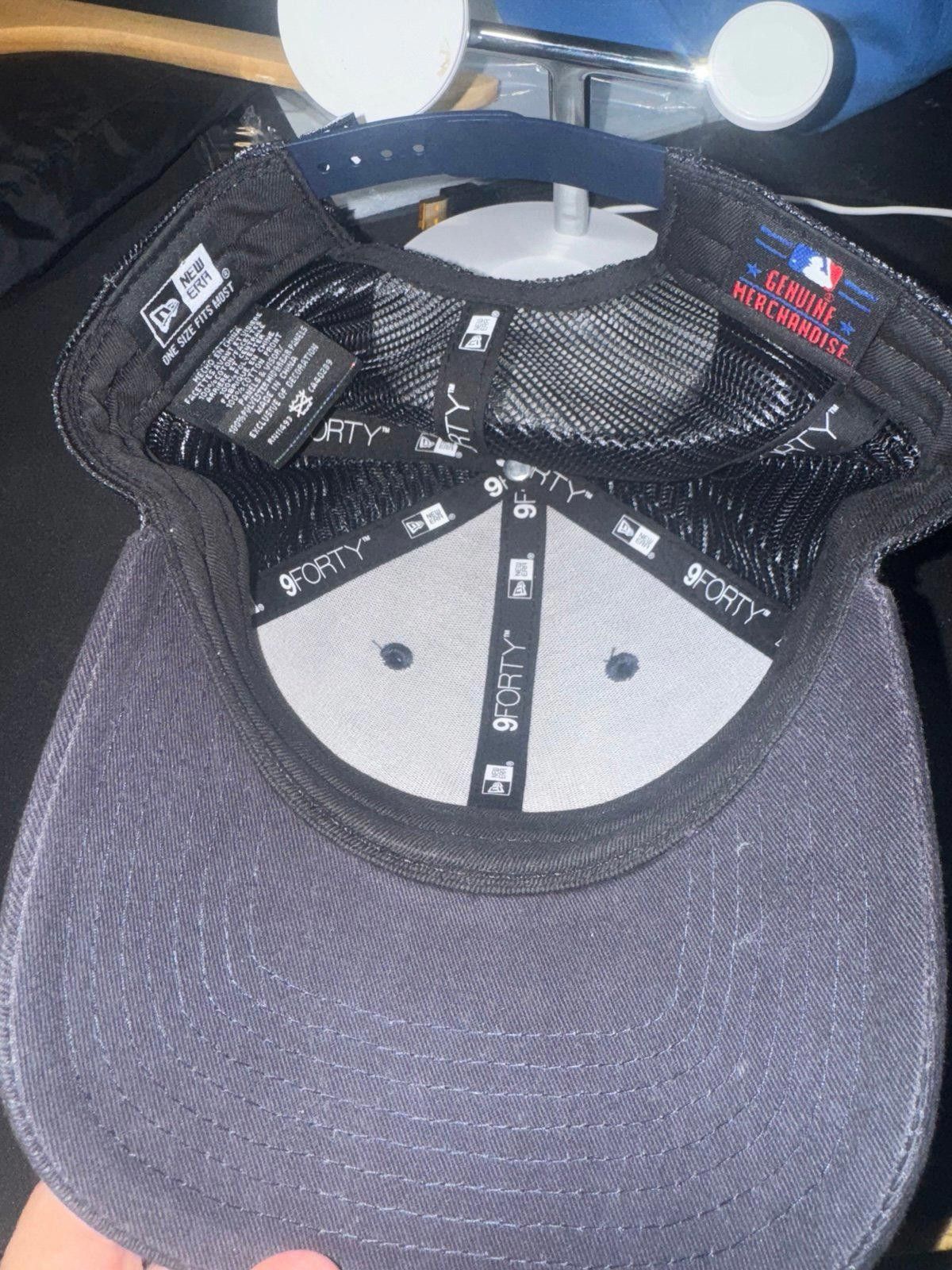 New Era New York Yankees Trucker SnapBack Hat Black Rare MLB New Era Size ONE SIZE - 4 Thumbnail