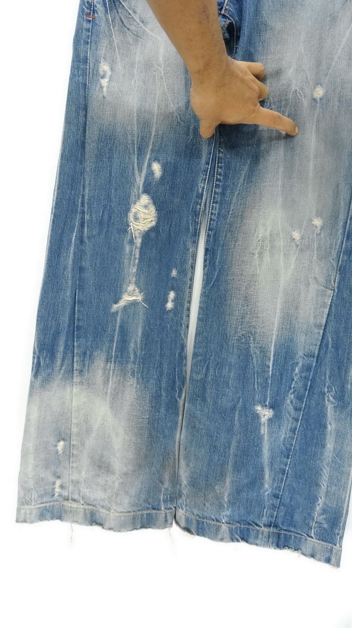BUCKAROO Vintage Wide Leg Distressed Jeans
