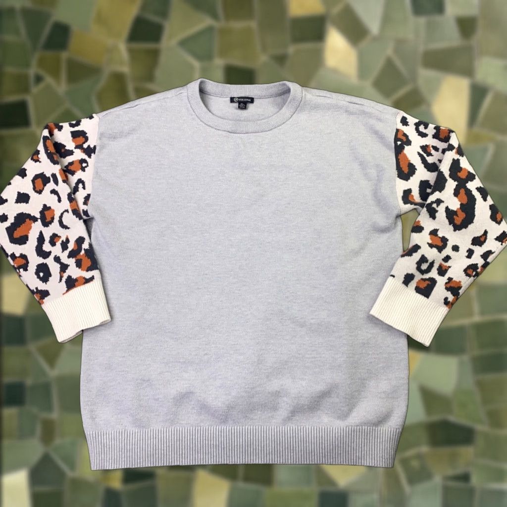 Vintage Versona Sweater Women's XL Gray Knit Crew Neck Leopard Print Sleeves Size XL / US 12-14 / IT 48-50 - 1 Thumbnail