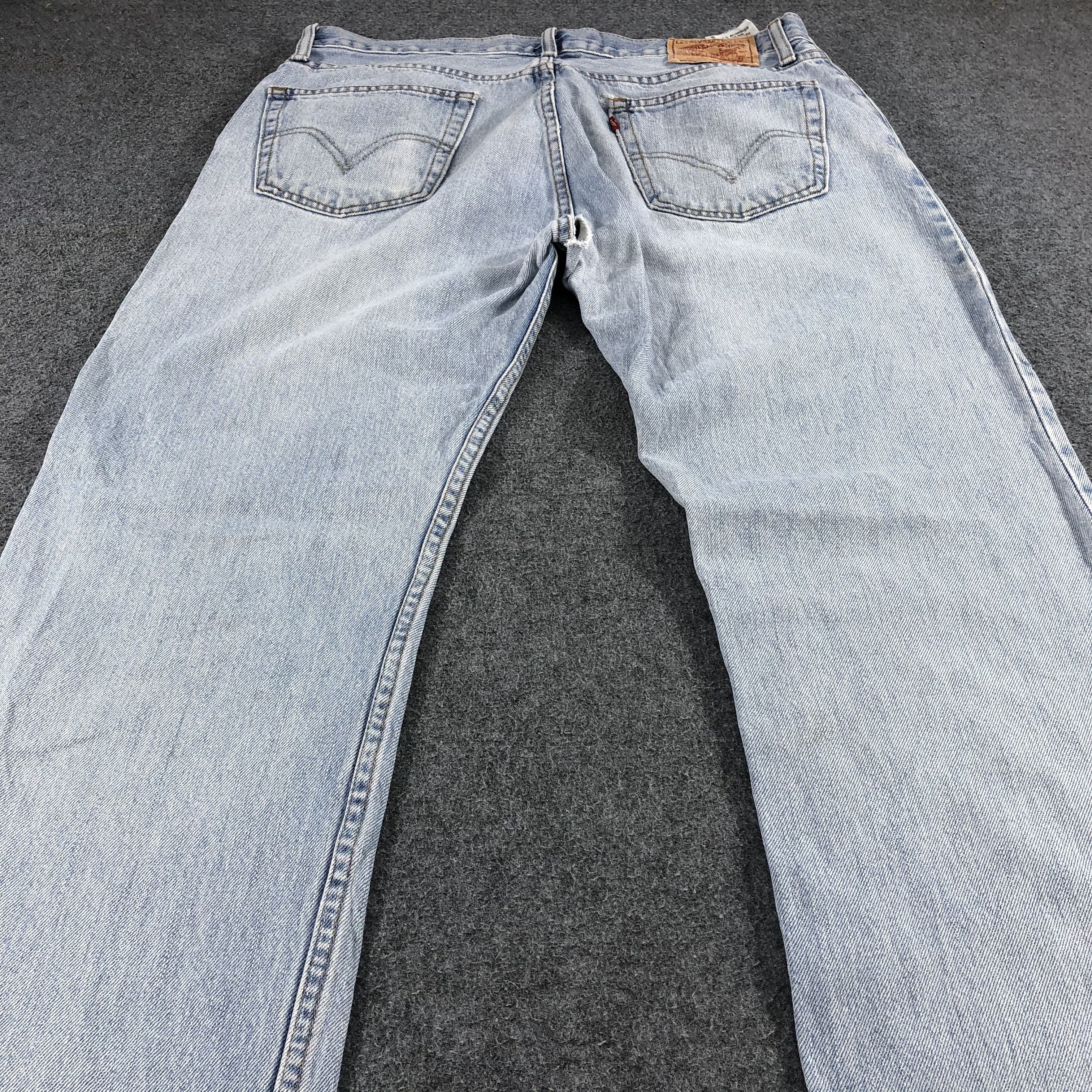 Vintage Light Wash Levis 505 Jeans-J1270