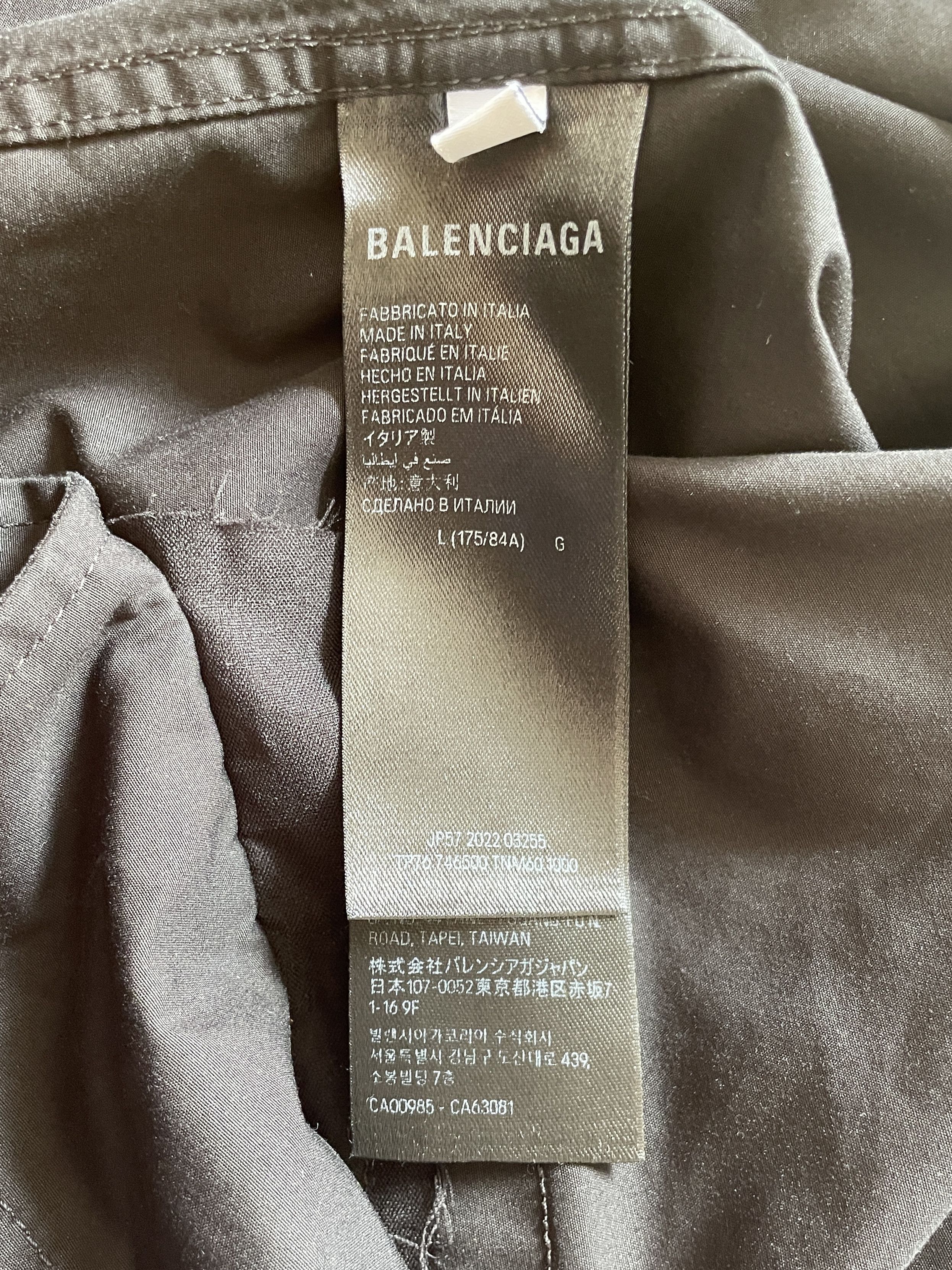 Balenciaga Balenciaga - Baggy Cotton Poplin Cargo Shorts Size US 34 / EU 50 - 8 Thumbnail