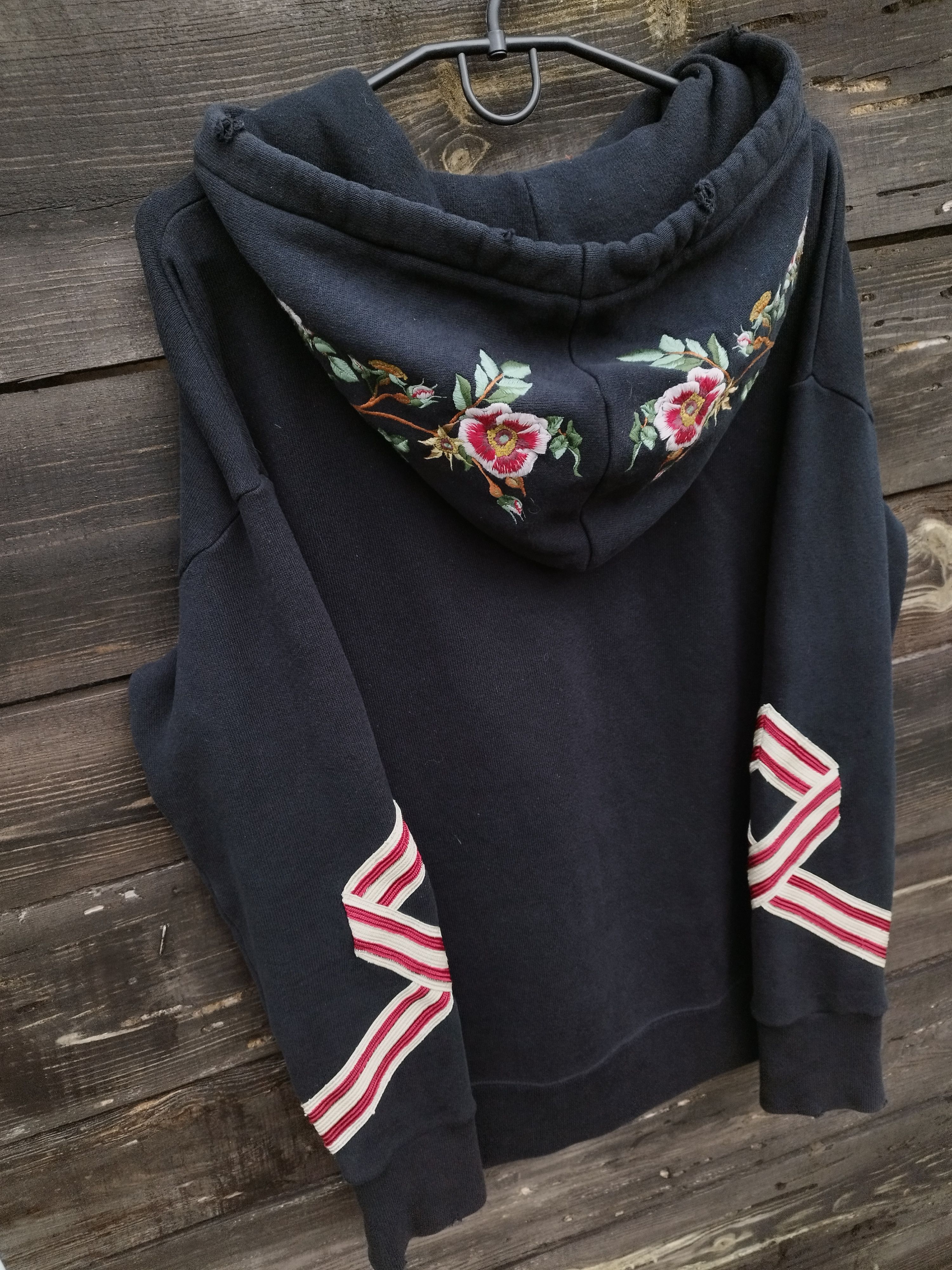 Gucci Gucci "Sacred Heart" Tiger Embroidery Black Hoodie - Unisex Size US XS / EU 42 / 0 - 9 Thumbnail