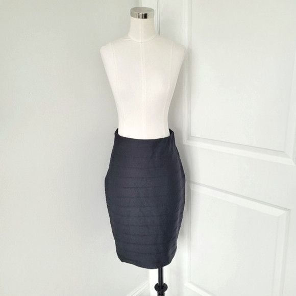 Joseph Ribkoff Essentials Bodycon Pencil Skirt Size 28" / US 6 / IT 42 - 8 Thumbnail