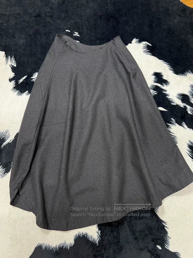 Comme des Garcons Comme Des Garcons size M Circular arc shaped wool overskir Size 22" - 2 Thumbnail