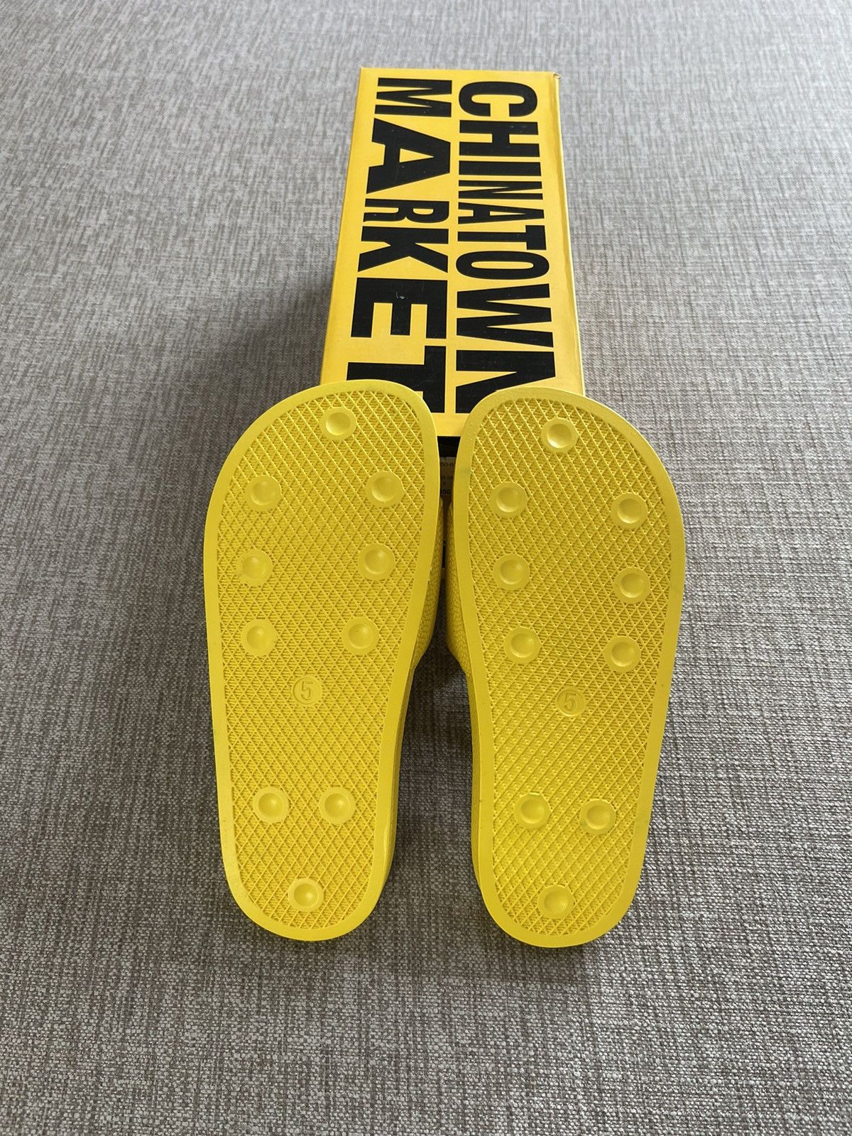 Market Chinatown Market Bball Smiley Slide Size US 5 / EU 37 - 5 Thumbnail