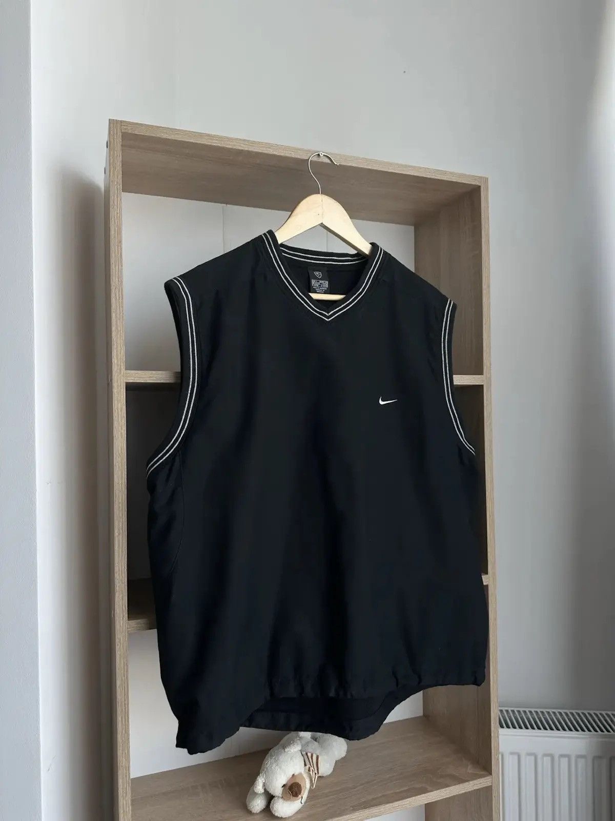 Nike Vintage Nike Black Sportswear West Big Logo Size US L / EU 52-54 / 3 - 8 Thumbnail