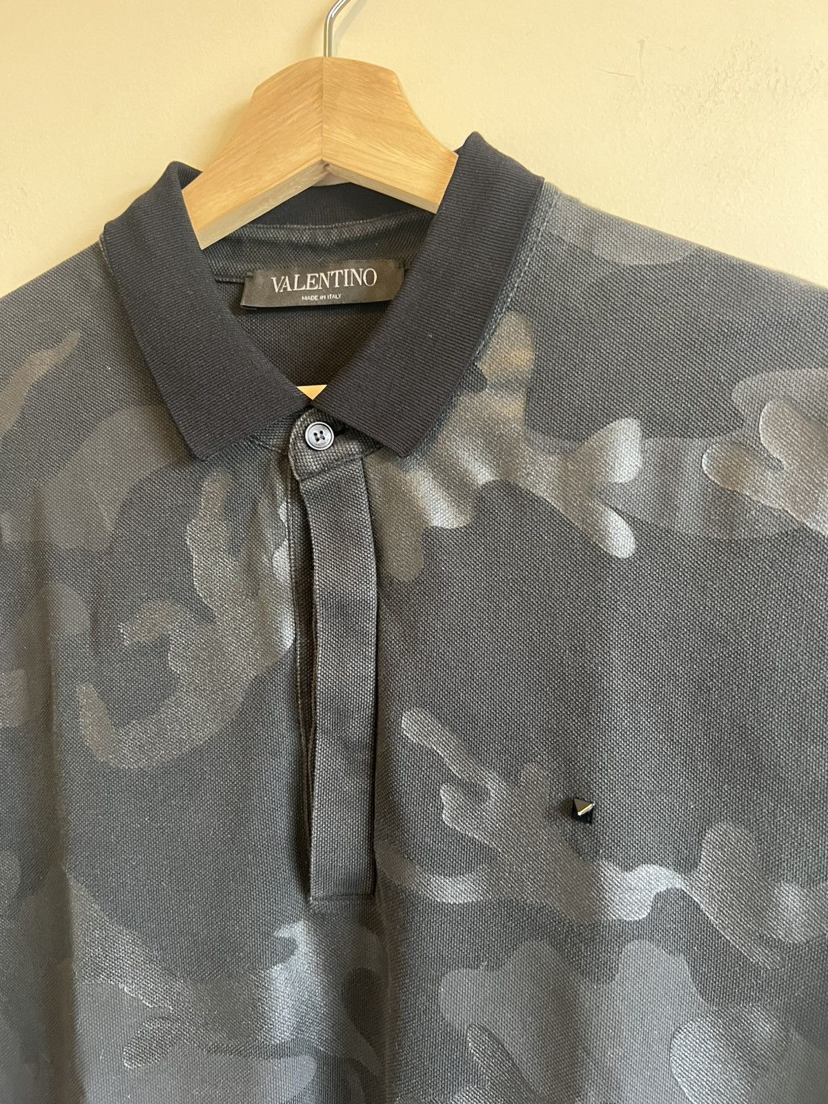 Valentino Valentino Camo Polo Black Y2K 2000s Size US L / EU 52-54 / 3 - 5 Thumbnail