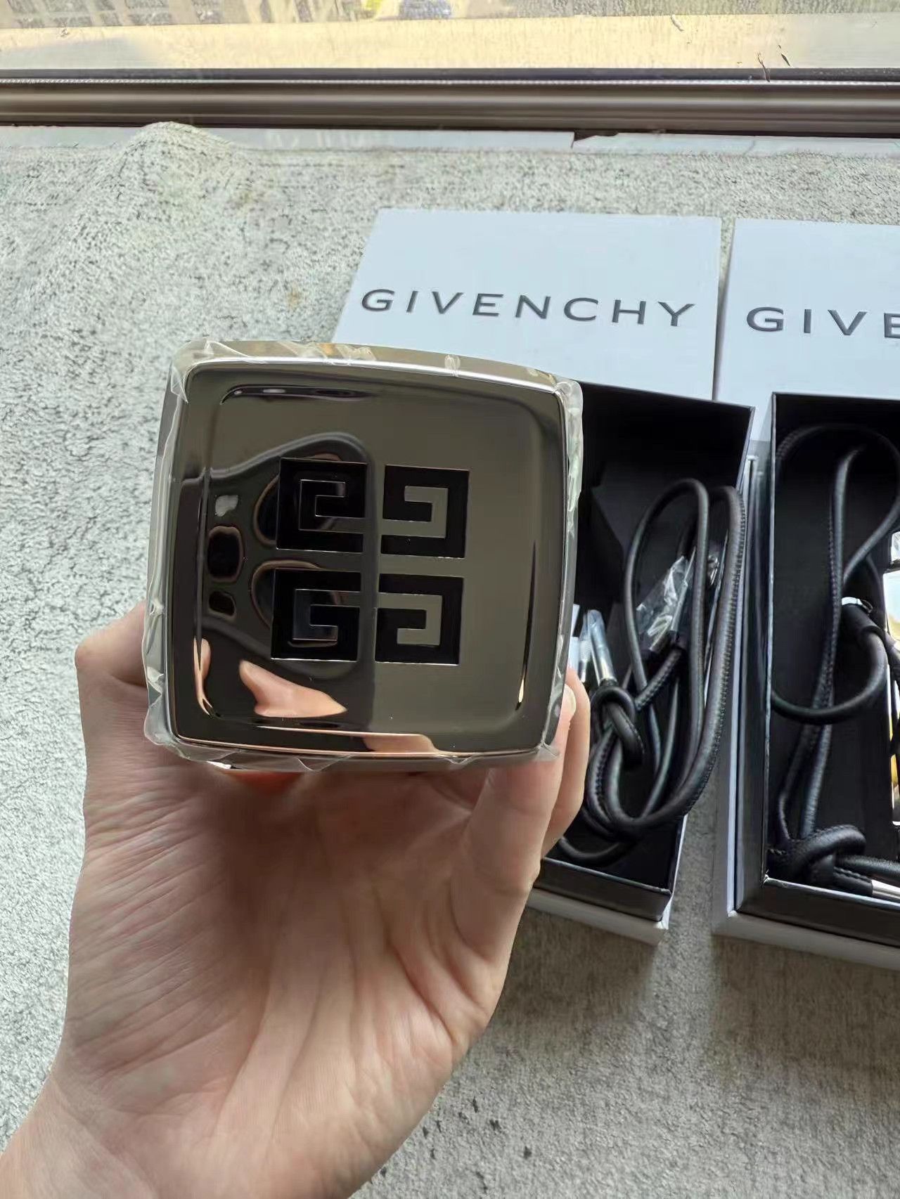 Givenchy Givenchy metallic mirror finish water bottle Size ONE SIZE - 3 Thumbnail