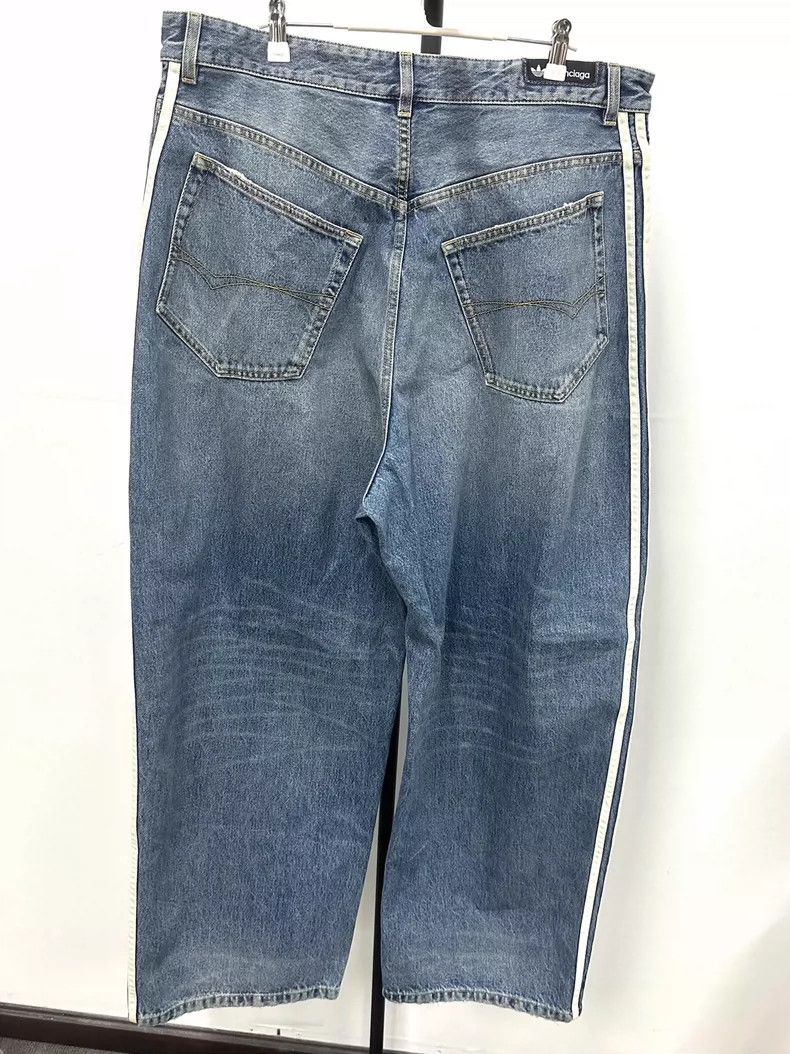 Balenciaga Balenciaga size L Adidas originals co-branded baggy striped Size US 26 / EU 42 - 2 Thumbnail