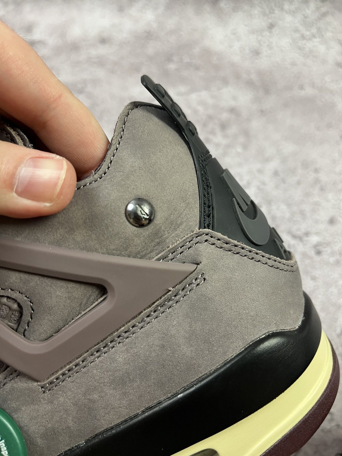 A Ma Maniere × Jordan Brand Nike Air Jordan 4 Retro x A Ma Maniére Violet Ore US9 EU42.5 Size US 9 / EU 42 - 8 Thumbnail