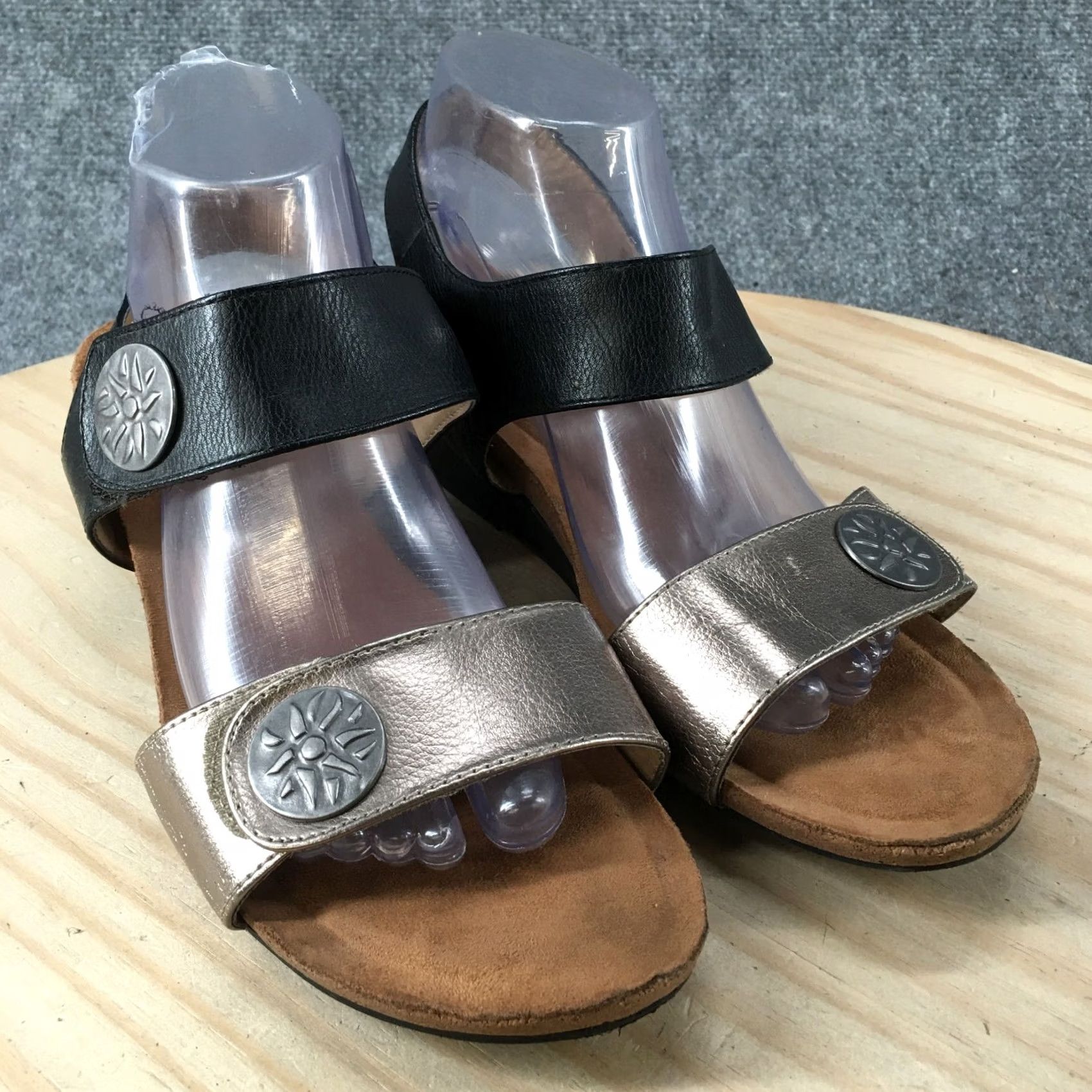 Croft & Barrow Croft And Barrow Sandal Womens 10 M Wedge Hook And Loop Multicolor Faux Leather Size US 10 / IT 40 - 3 Thumbnail