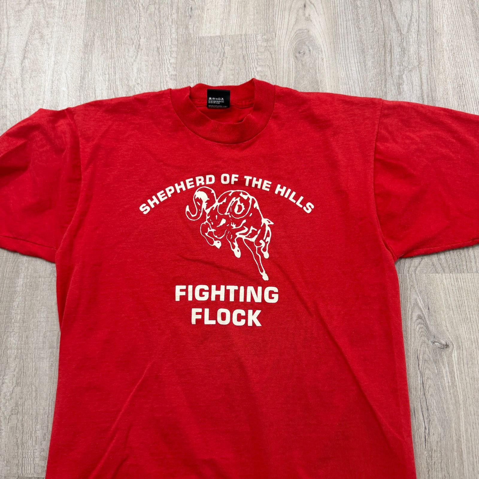 Vintage Vintage Shepherd of The Hills Fighting Flock Shirt Large Red Size US L / EU 52-54 / 3 - 2 Thumbnail