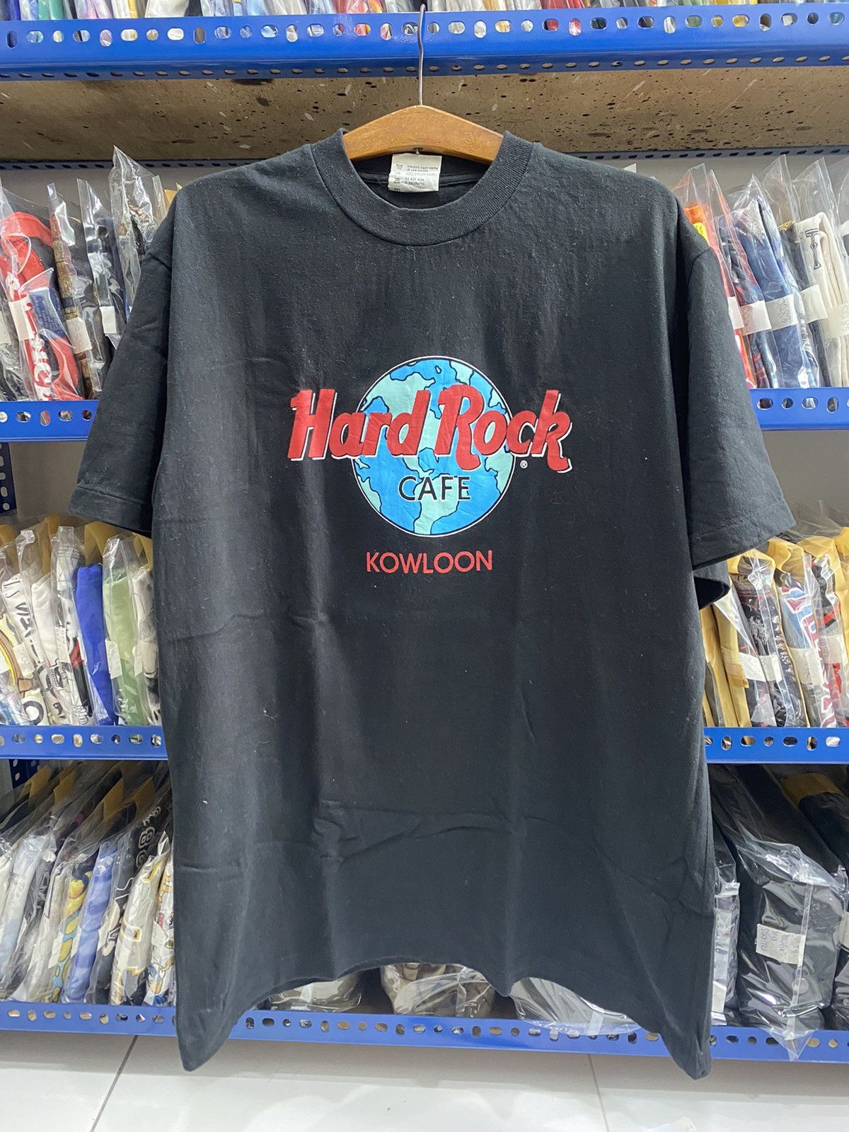 Hard Rock Cafe VINTAGE HARD ROCK CAFE TSHIRT Size US L / EU 52-54 / 3 - 1 Thumbnail