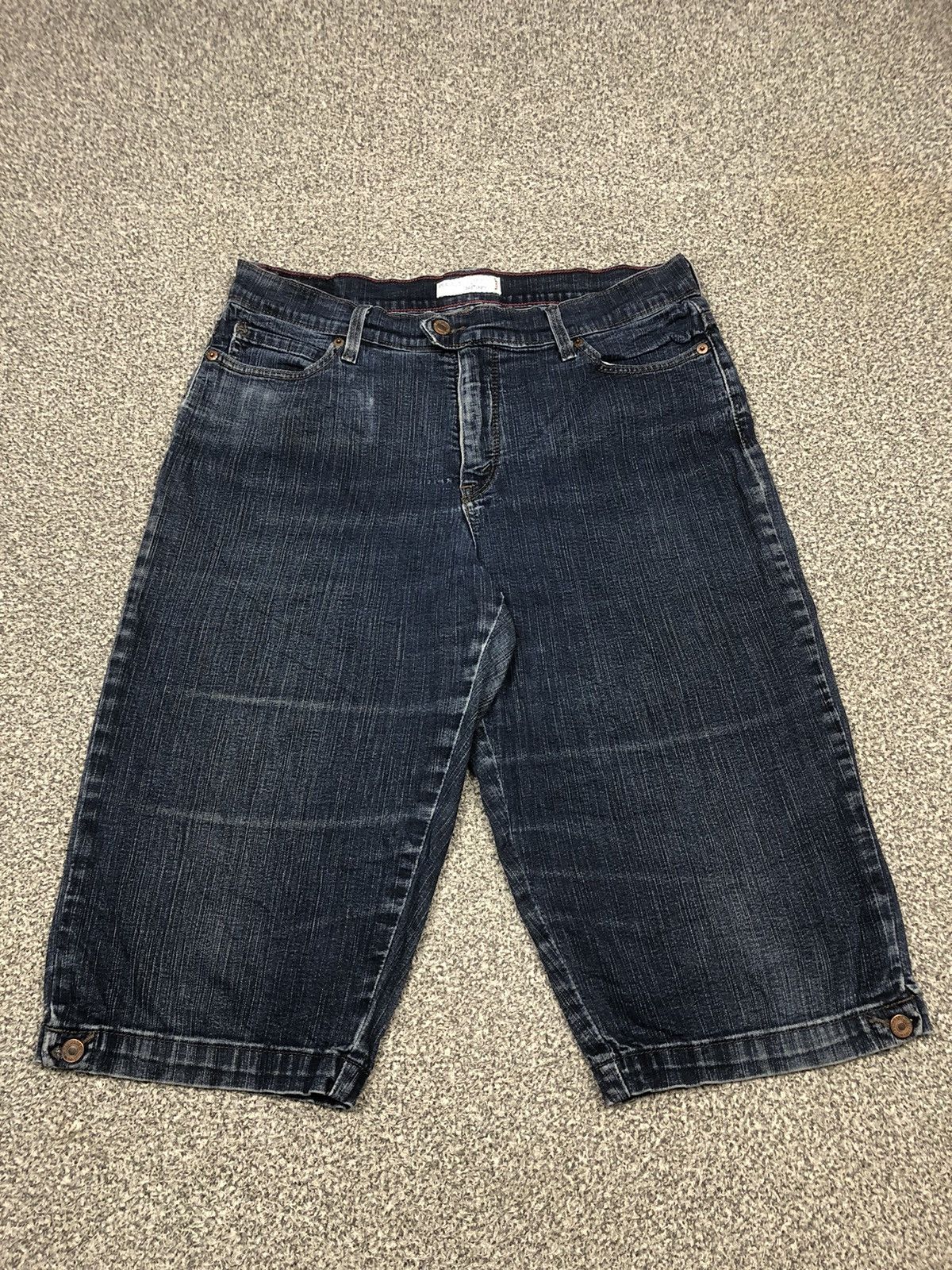 Japanese Brand × Levi's × Vintage Levis 548 Perfectly Slimming Jorts Jeans Size 35" - 1 Thumbnail