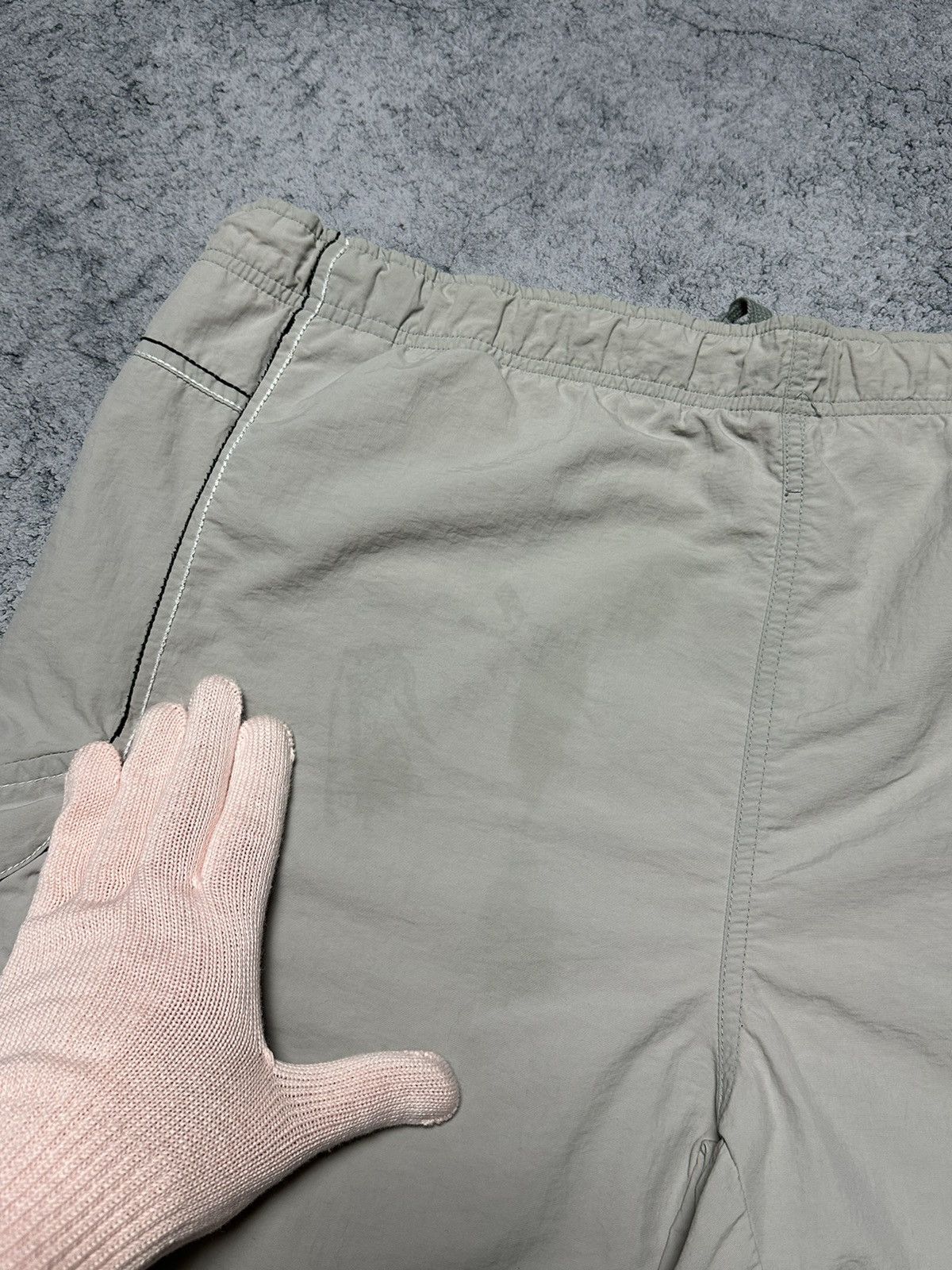 Vintage Vintage Nike Cargo Swoosh Shorts Y2k Size US 36 / EU 52 - 5 Thumbnail