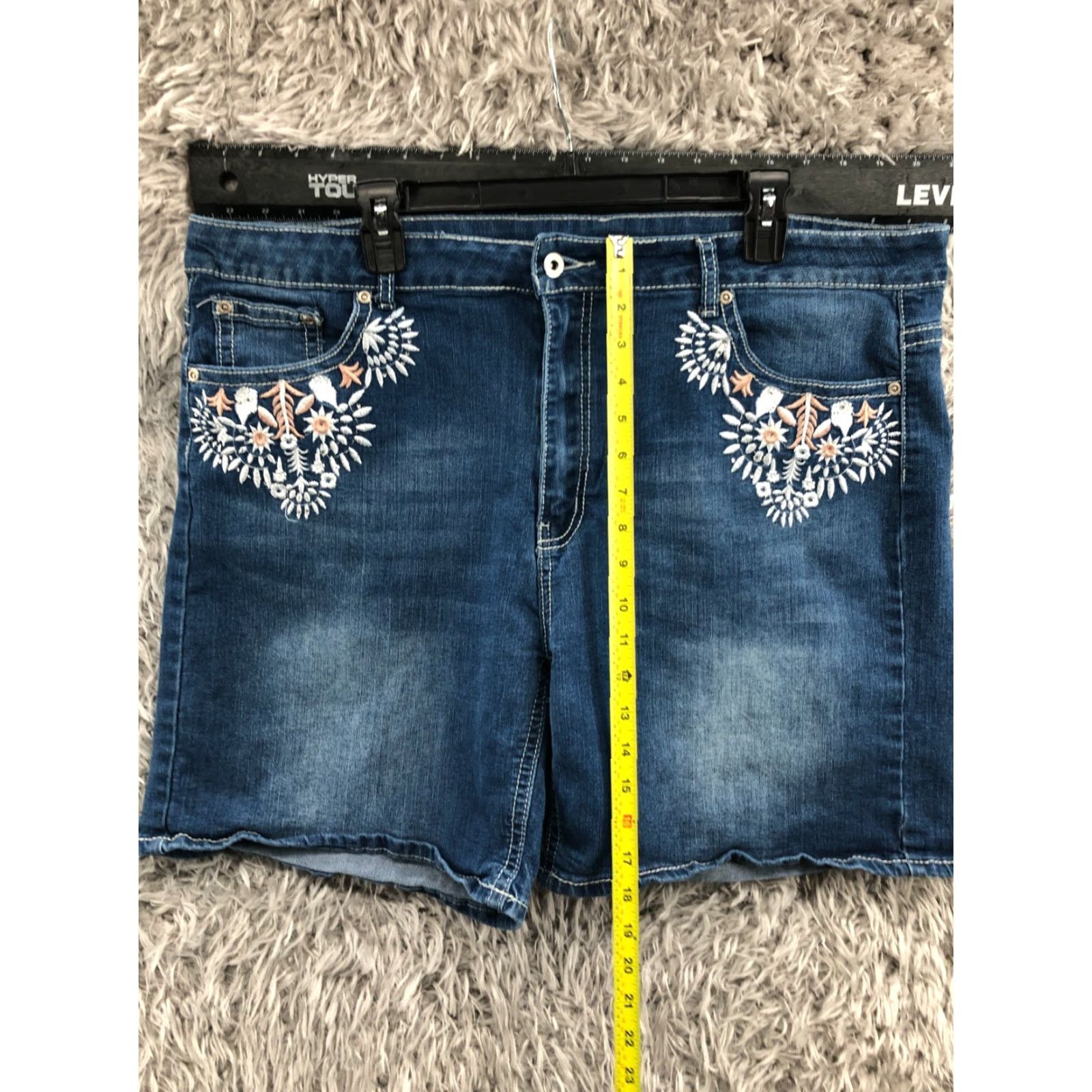 Vintage cg Shorts Womens Plus Size 22 Mid Rise Medium Wash Blue Size 40" / US 18 - 4 Thumbnail