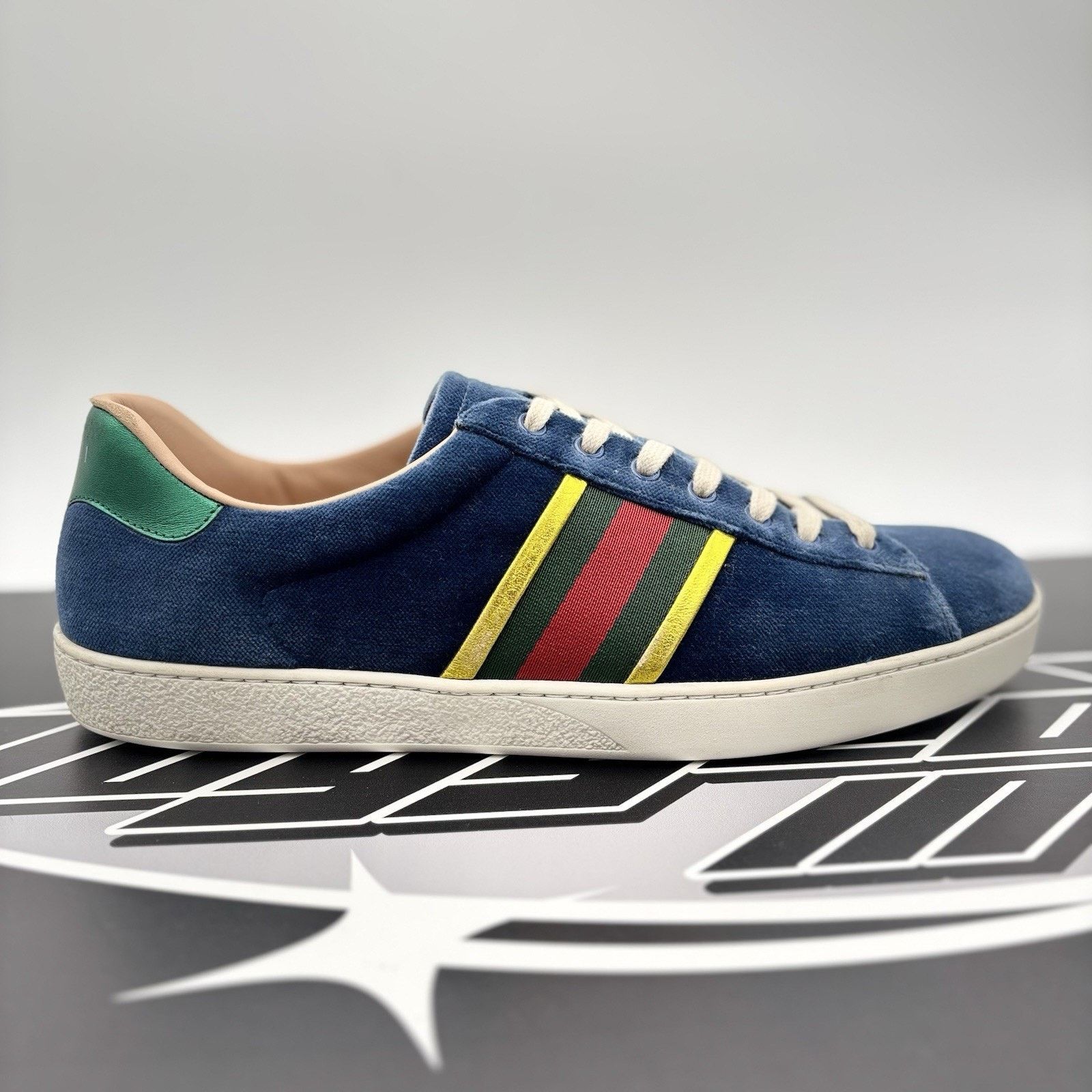 Gucci Gucci Ace ‘ Velvet Blue ‘ | GOOD CONDITION! Size US 9.5 / EU 42-43 - 2 Thumbnail