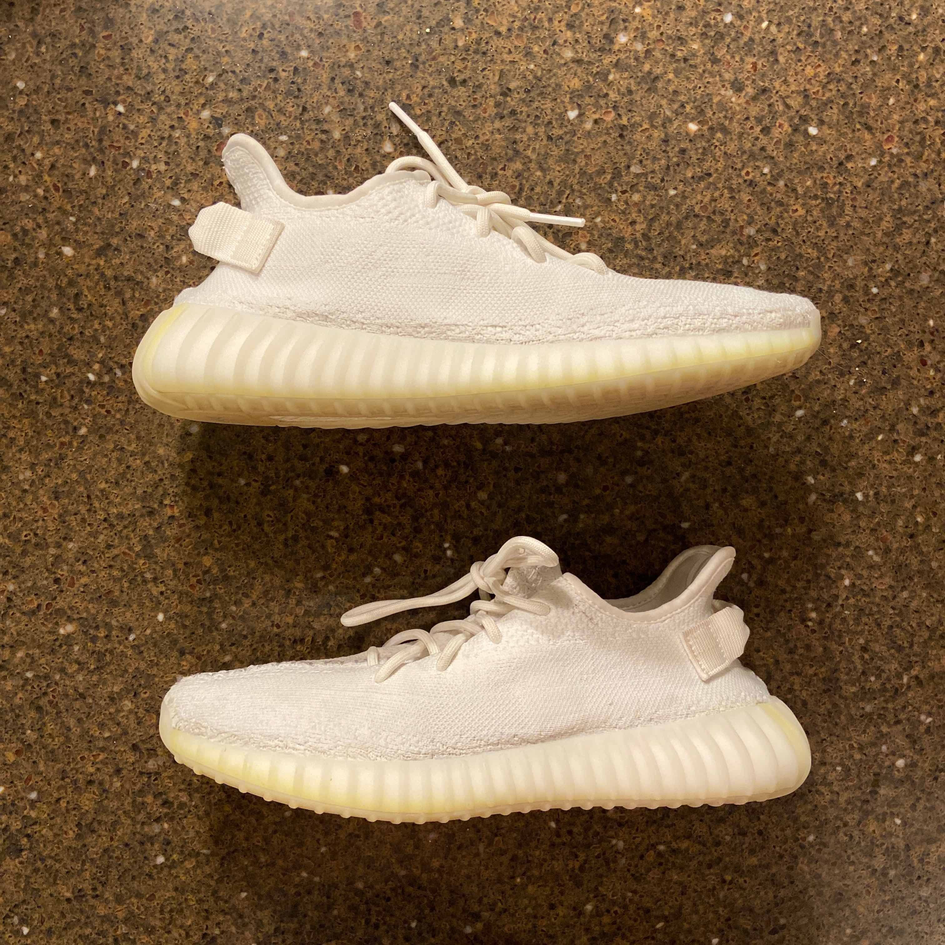 【新品未使用】YEEZY BOOST 350 V2 クリーム 9 adidas Yeezy Boost 350 V2 Low Cream White / Triple White for