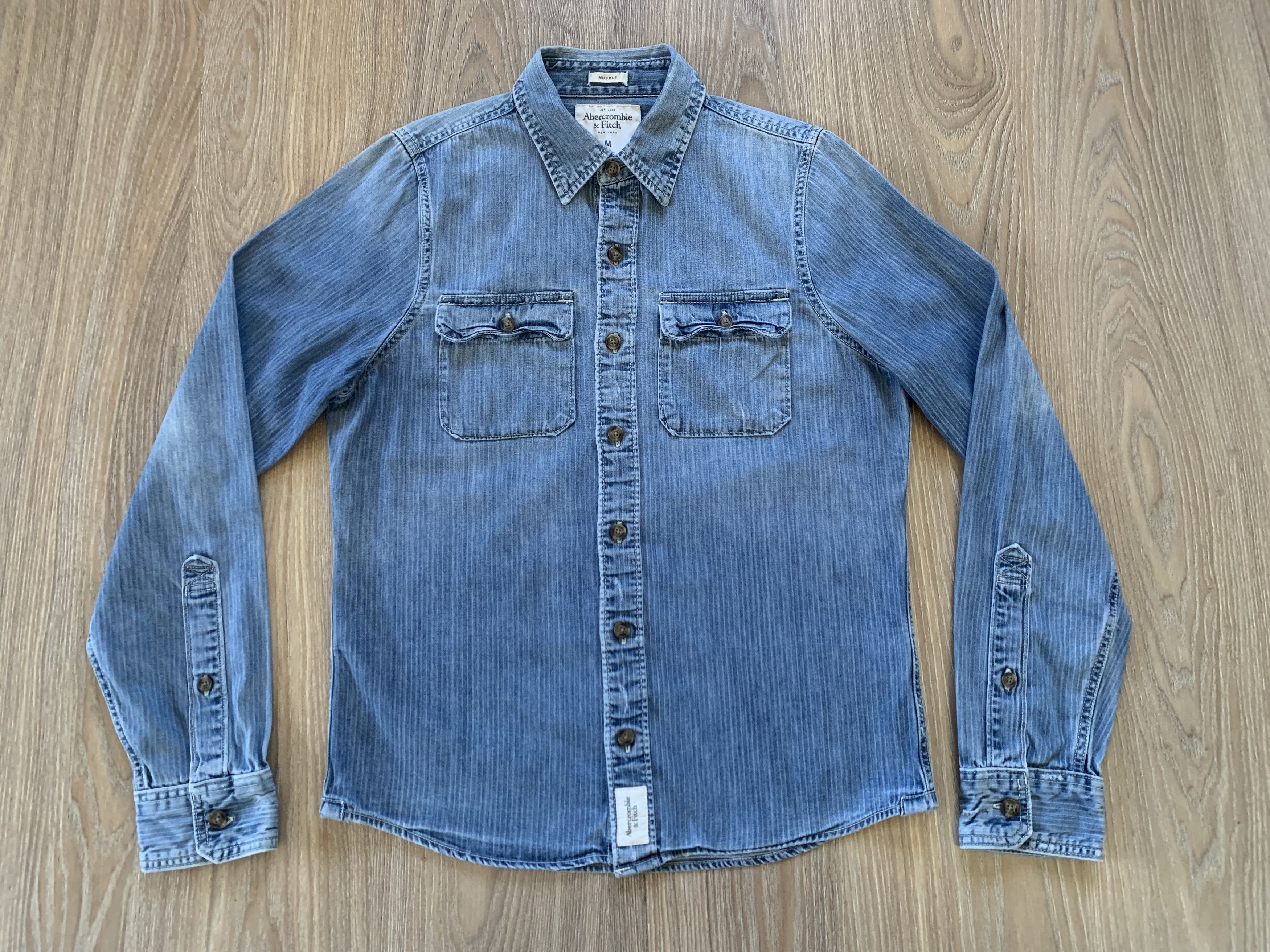 Abercrombie & Fitch Abercrombie & Fitch Denim Button Up Shirt Size US M / EU 48-50 / 2 - 2 Thumbnail