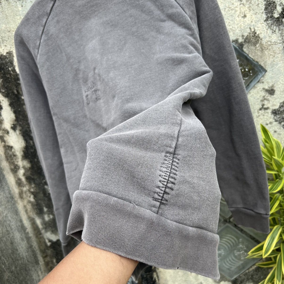 Japanese Brand “RETRO ENGINE” CREWNECK DISTRESSED STITCHING Size US L / EU 52-54 / 3 - 11 Thumbnail