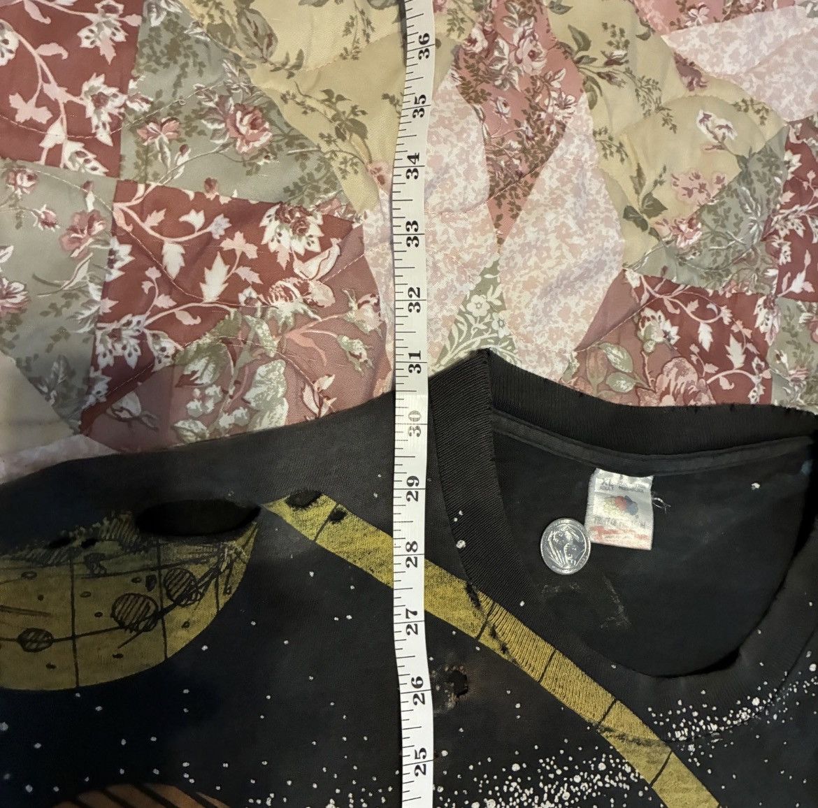Fruit Of The Loom Vintage 90s RARE Thrashed Astrology Sun Moon AOP Tshirt Size US XL / EU 56 / 4 - 9 Thumbnail