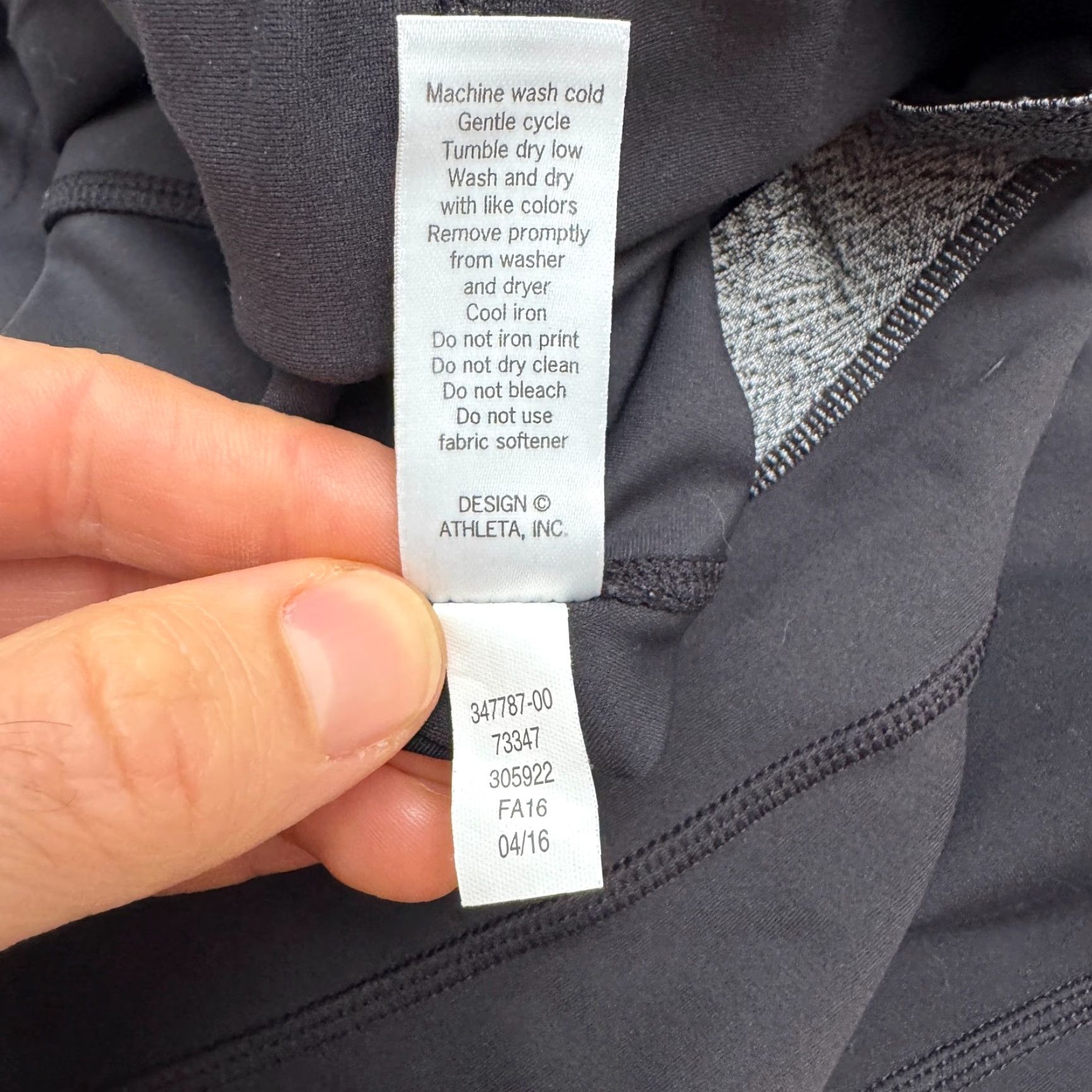 Athleta Athleta Leggings Womens Medium Black Capri Yoga Gym Athletic Slim Start with Pull On Comfort Breathable Size 32" / US 10 / IT 46 - 7 Thumbnail
