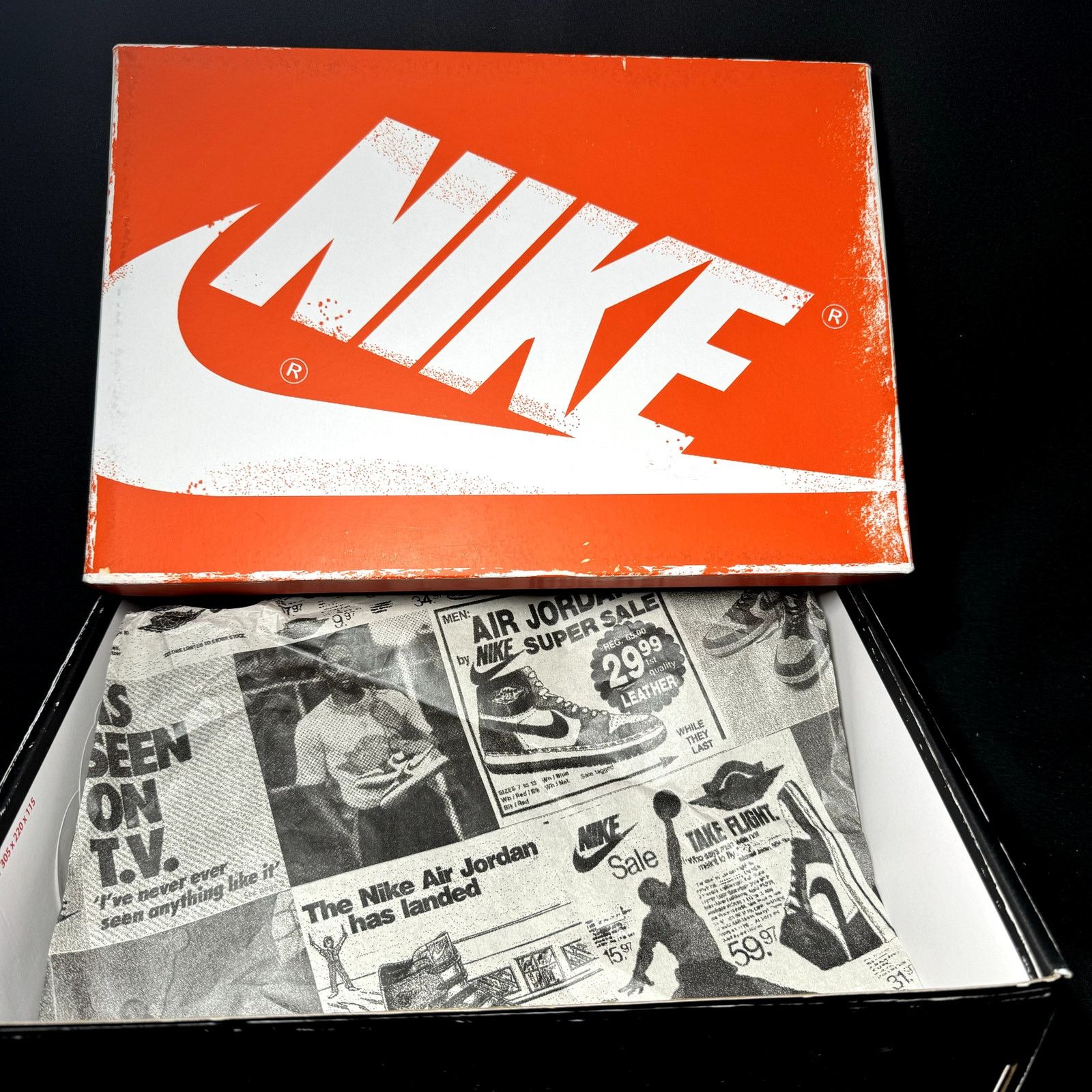 Jordan Brand × Nike Nike Air Jordan 1 Retro High OG Chicago Lost & Found 2022 Size US 6.5 / EU 39-40 - 9 Thumbnail