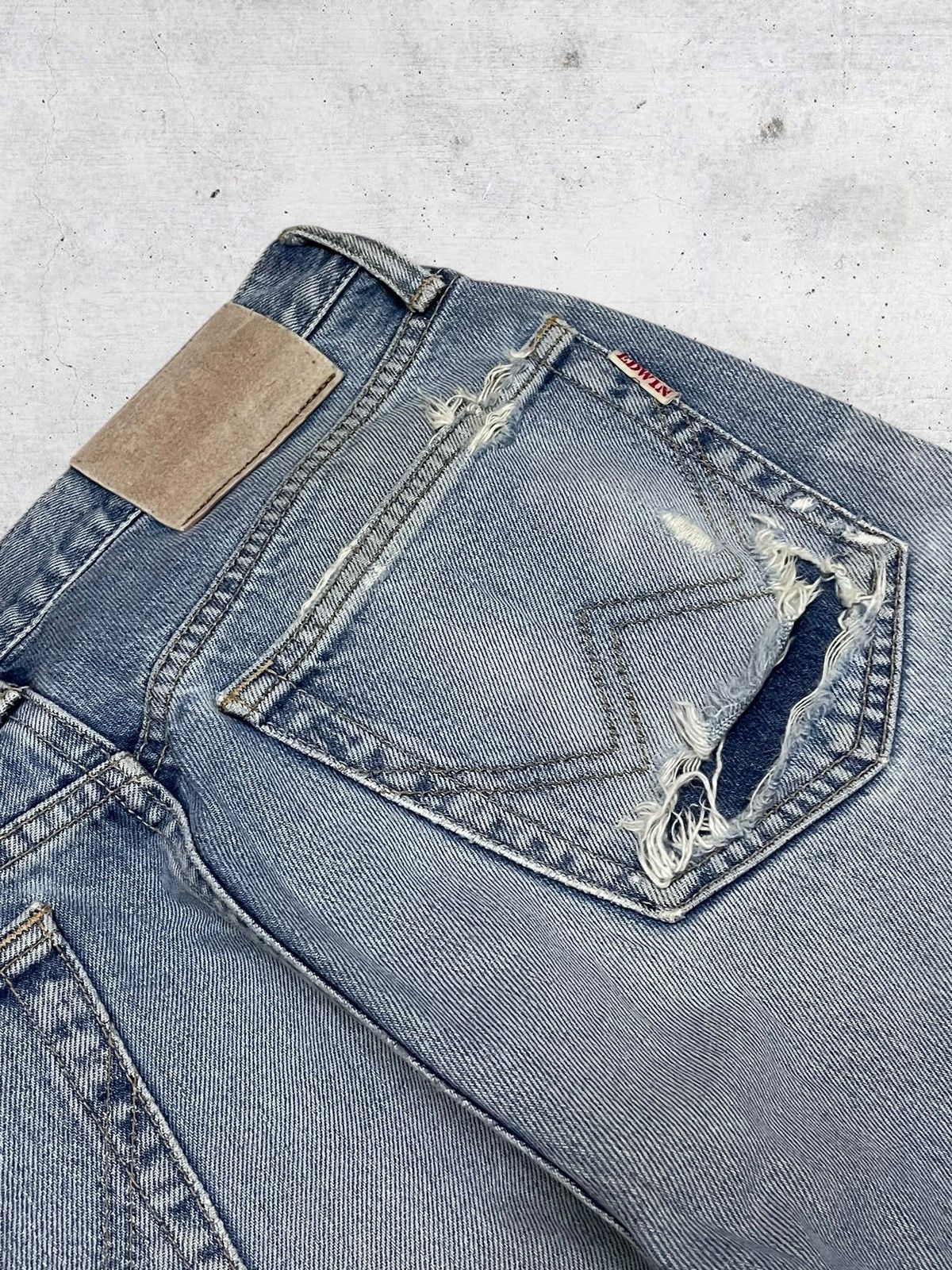 Edwin VINTAGE EDWIN DESIGNER 90S OG JAPAN BLUEWASHED DISTRESSED Size US 29 - 16 Thumbnail