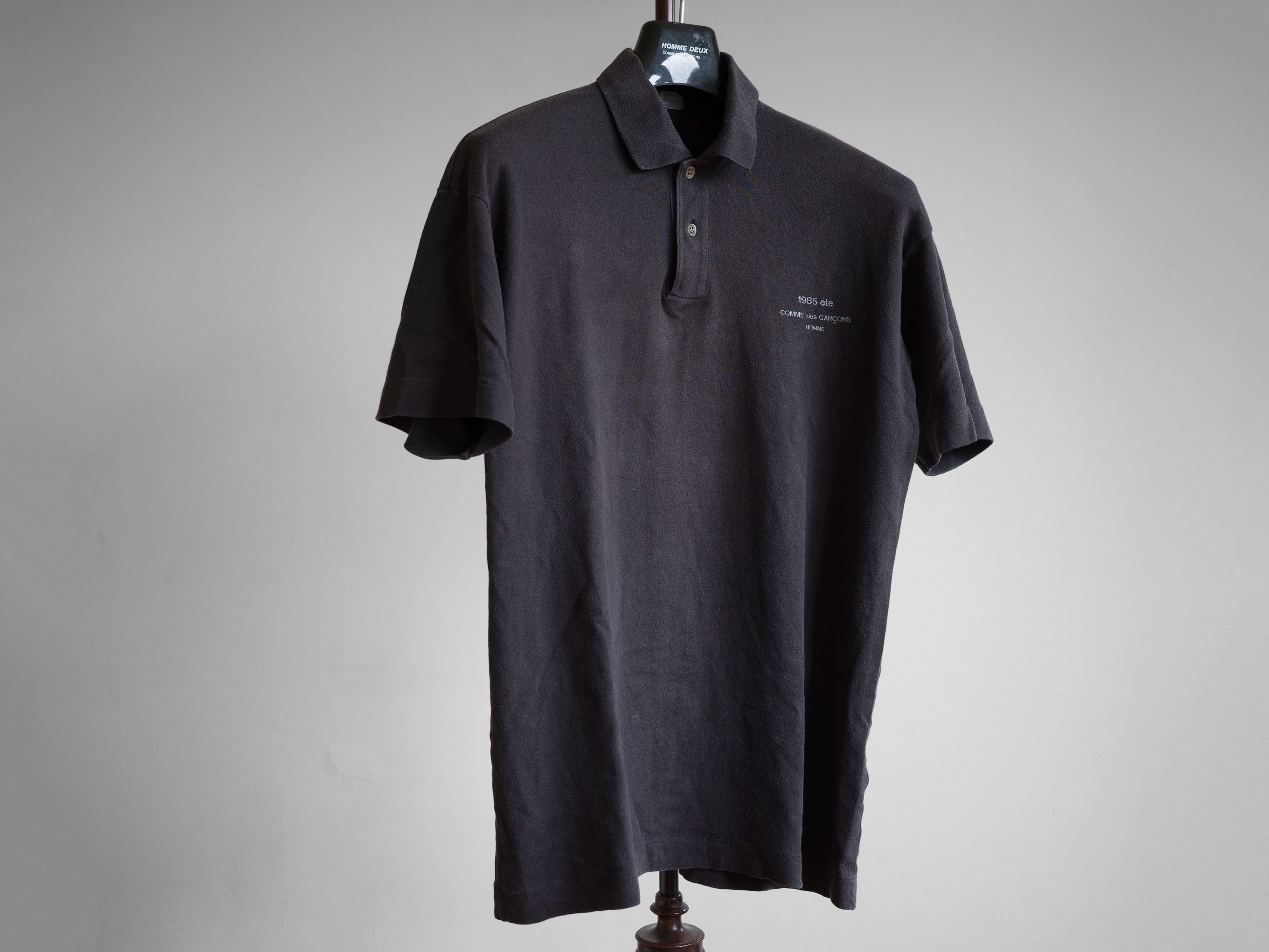 Comme des Garcons Homme SS1985 COMME des GARÇONS HOMME LOGO PRINT POLO SHIRT Size US L / EU 52-54 / 3 - 4 Thumbnail