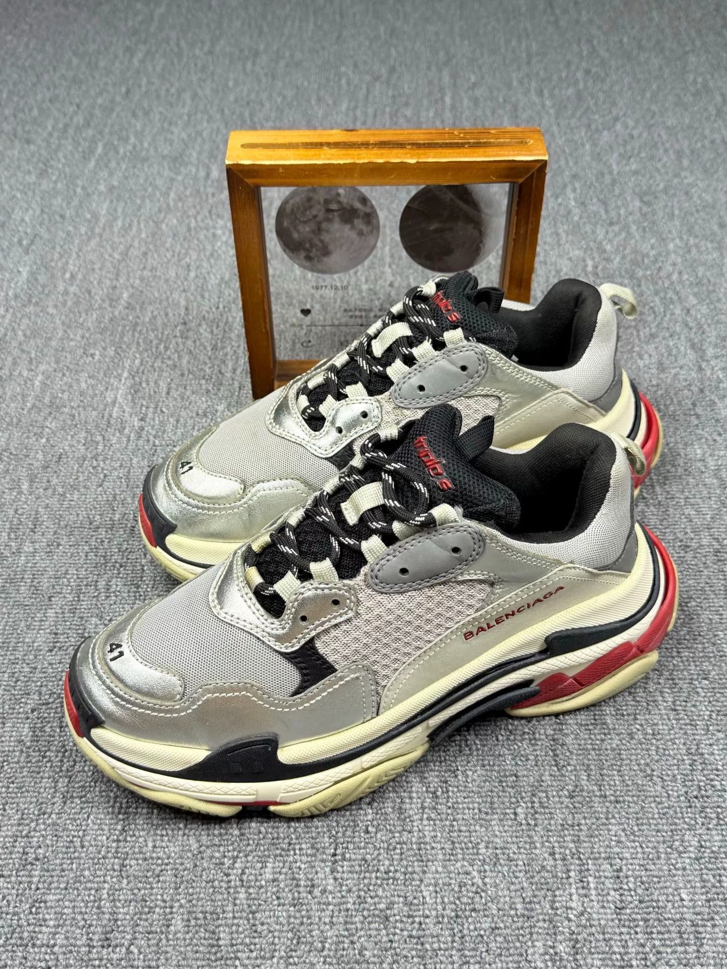 Balenciaga Balenciaga Multi Lowtop Sneakers 8 Men Size US 8 / EU 41 - 1 Thumbnail
