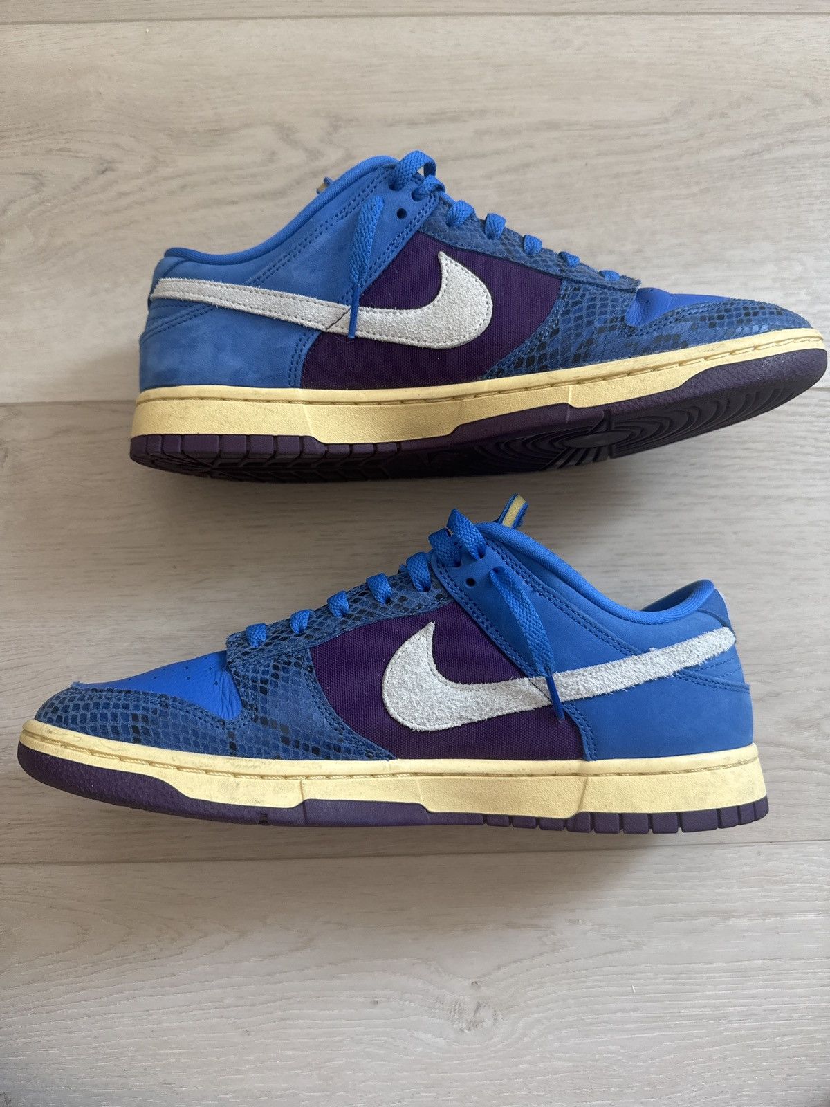 Nike SB Nike SB x Undefeated dunk low Size US 11 / EU 44 - 6 Thumbnail