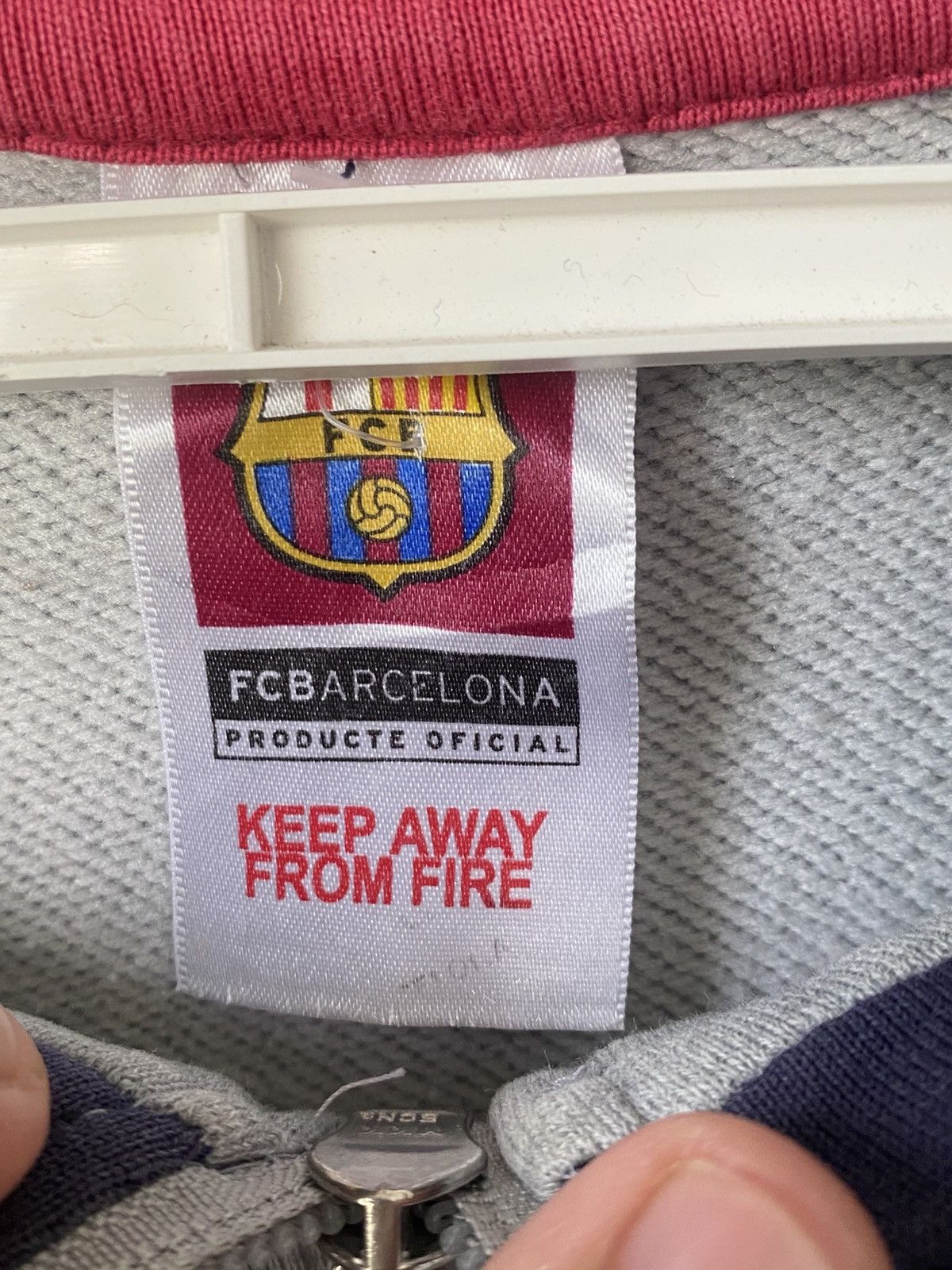 Japanese Brand × Vintage FC Barcelona Grey Zip-Up Hoodie Vintage Sportswear Fan Gear Size US XXS / EU 40 - 5 Thumbnail