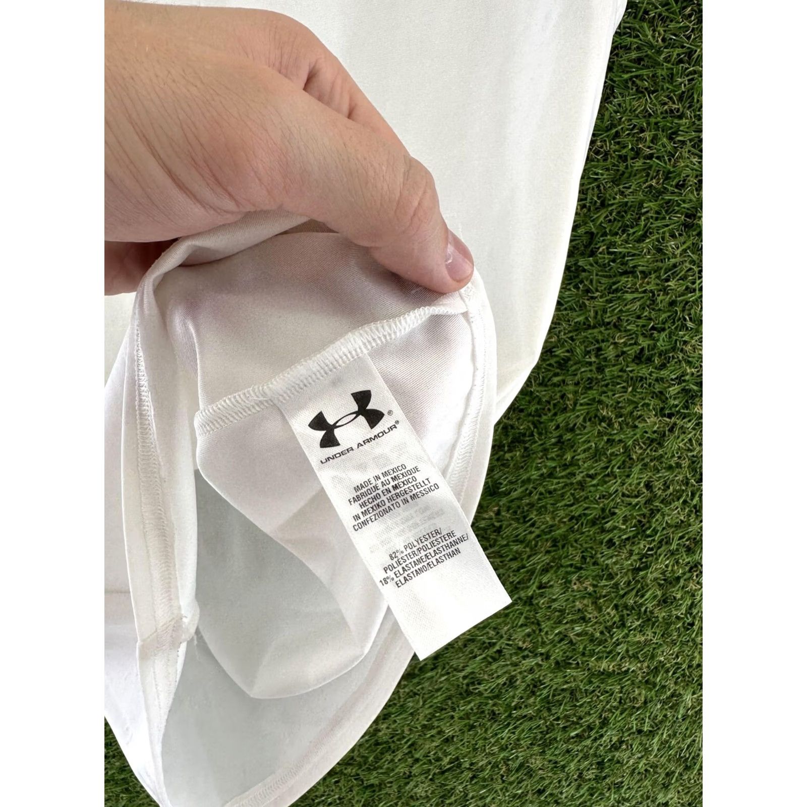 Under Armour Under Armour HeatGear Jersey Shirt Men M White Short Sleeve Polyester 64 cm 38 cm Length Pit to Pit Regular Size Size US M / EU 48-50 / 2 - 7 Thumbnail
