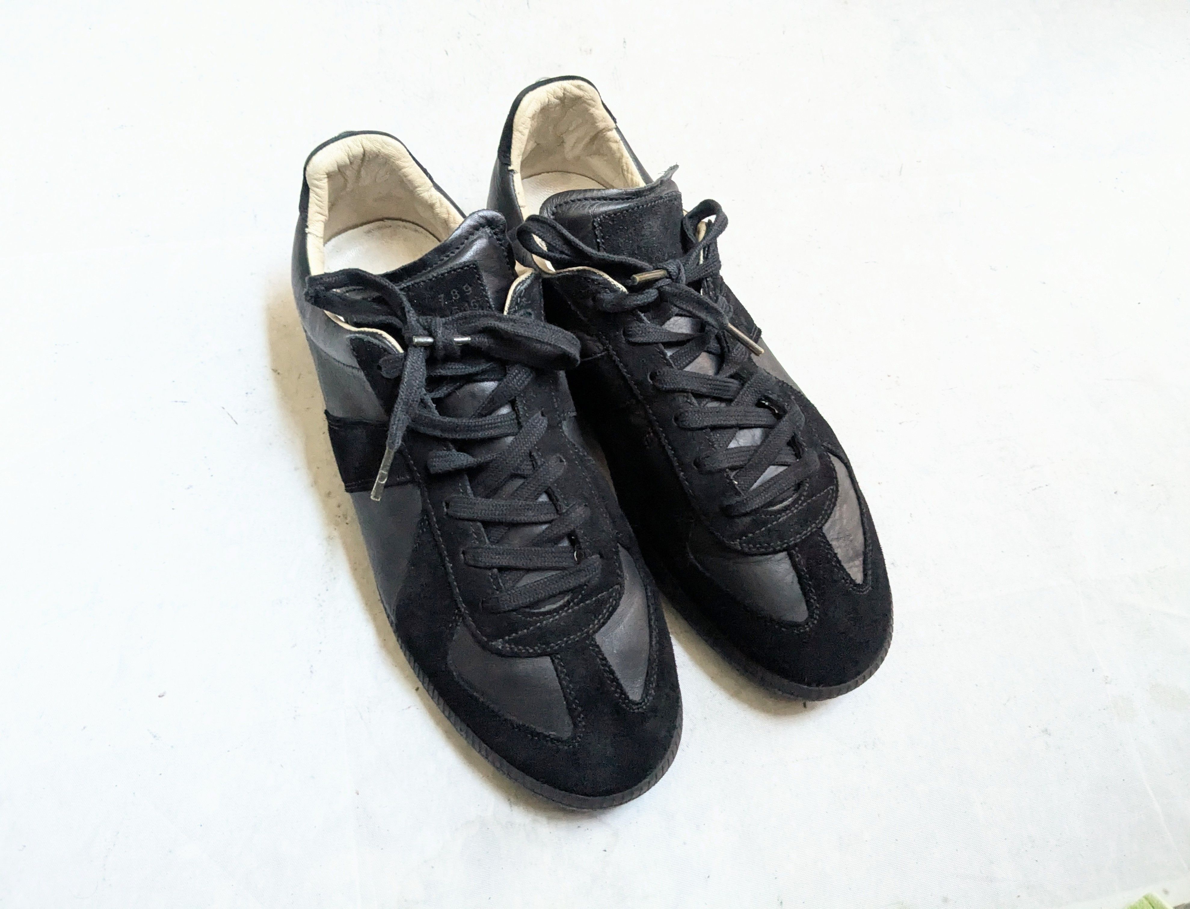 Maison Margiela Maison Margiela Replica GAT Black 9 42 Low Tops Size US 9 / EU 42 - 2 Thumbnail