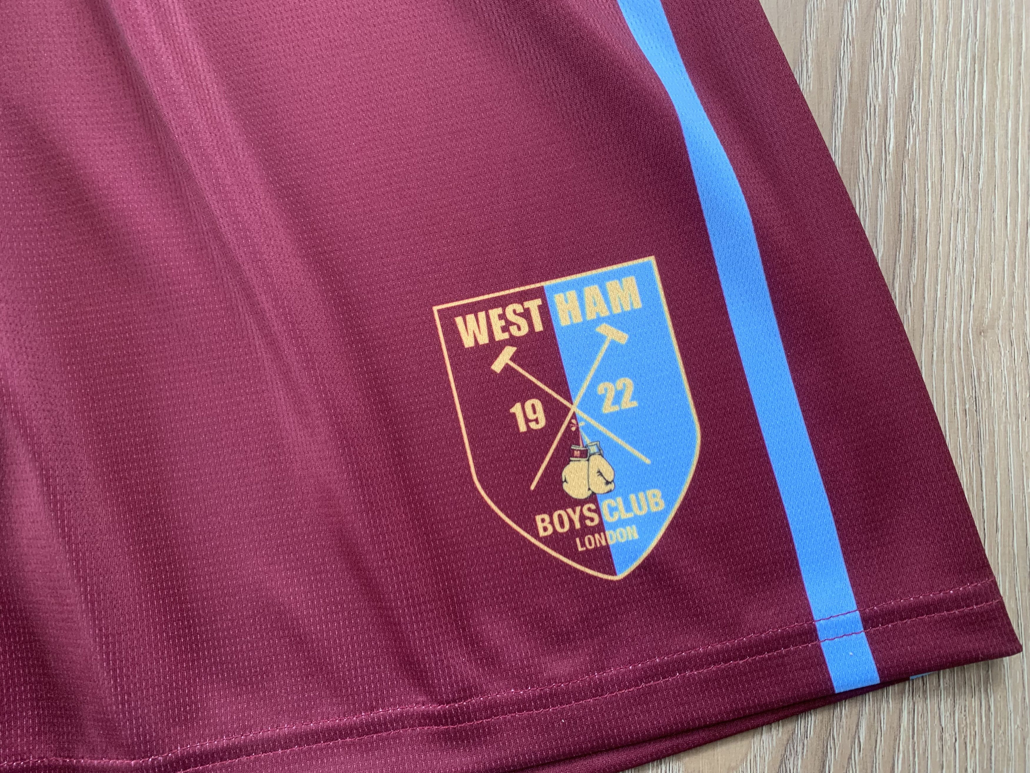 Vintage Vintage West Ham Boys Club Training Shorts Size US 26 / EU 42 - 4 Thumbnail