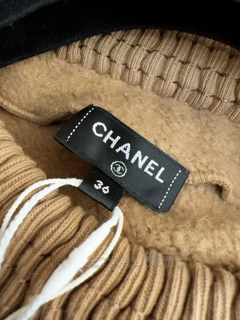 Chanel Chanel 24K khaki brown teddy round-neck double C letter lo Size XS / US 0-2 / IT 36-38 - 5 Thumbnail