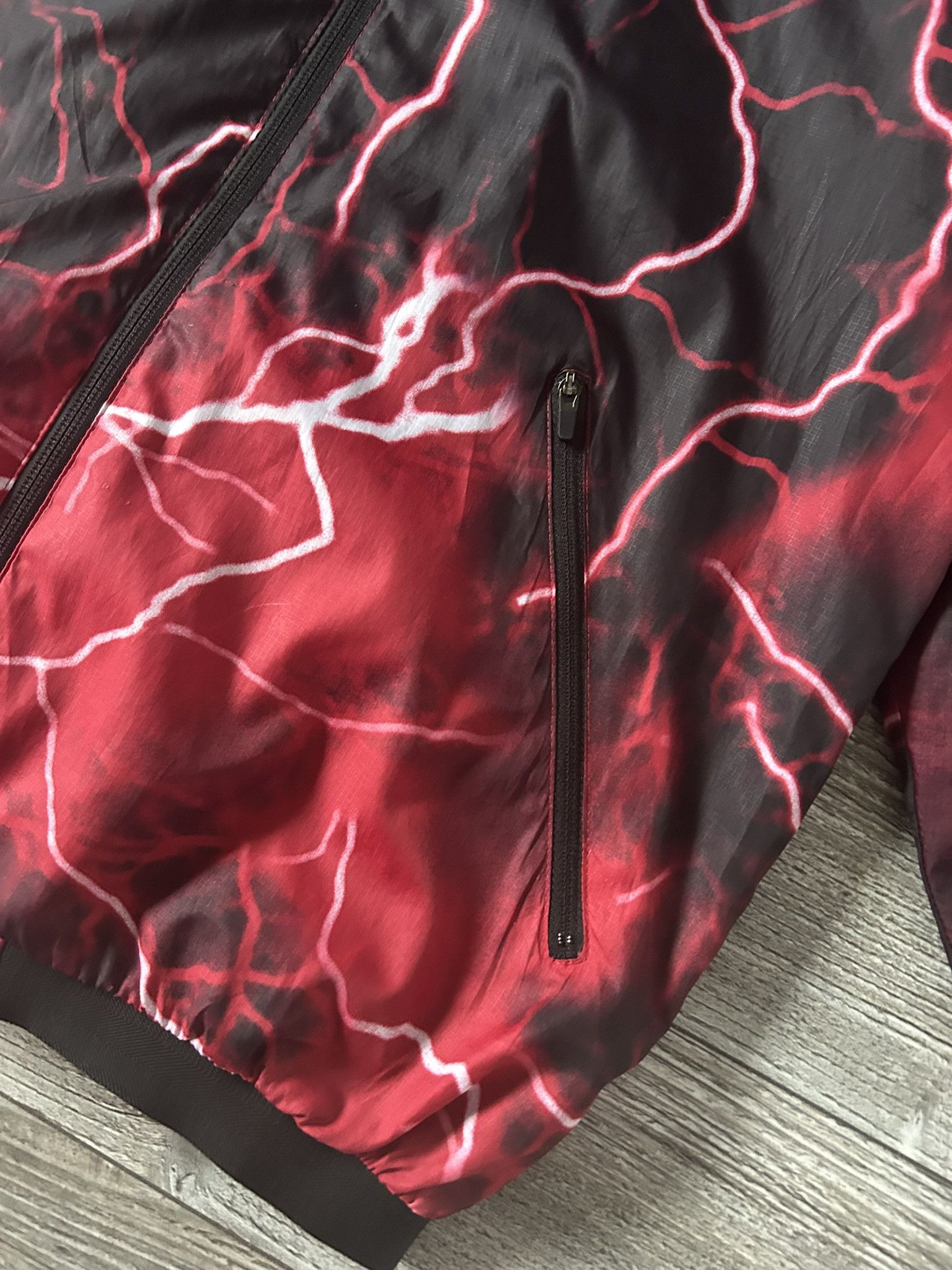 Nike Nike Windbreaker Jacket Red Lightning Print Hooded Vintage Size US S / EU 44-46 / 1 - 5 Thumbnail