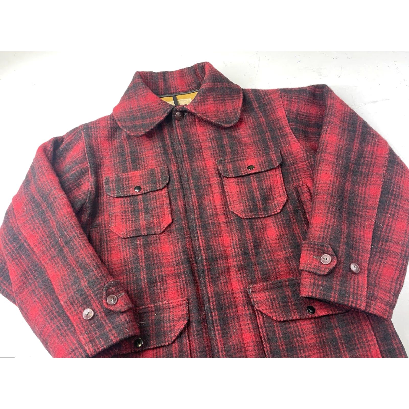 Vintage VINTAGE Woolrich 503 Red Buffalo Plaid Wool Mackinaw Hunting Jacket Mens 40 Size US XXS / EU 40 - 5 Thumbnail