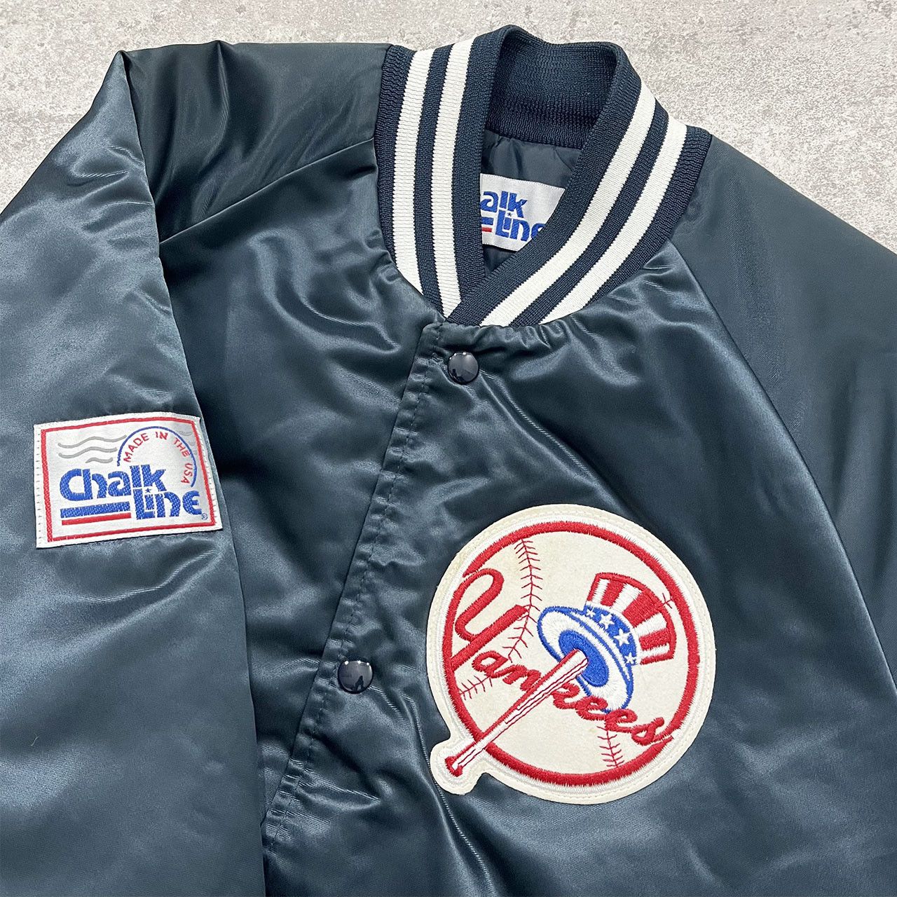 Chalk Line MLB NEW YORK YANKEES SPELL OUT SATIN BOMBER JACKET SIZE M Size US M / EU 48-50 / 2 - 3 Thumbnail