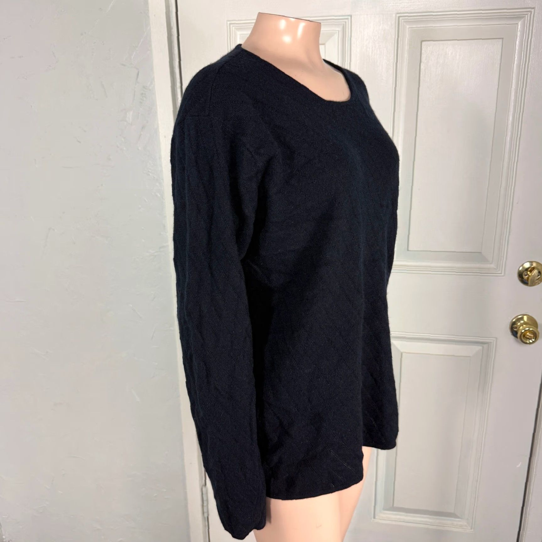 Armani Armani Collezioni Sweater Women L Navy Crew Neck 100% Cashmere Pullover Long Sleeve Slim Knit Vintage No Size L / US 10 / IT 46 - 5 Thumbnail