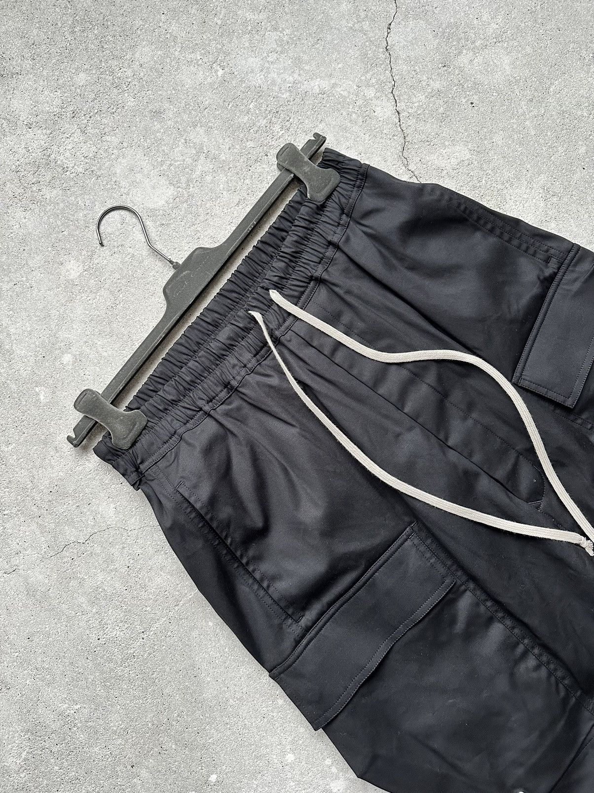 Rick Owens RARE SIZE RICK OWENS CARGO SHORTS Size US 28 / EU 44 - 6 Thumbnail