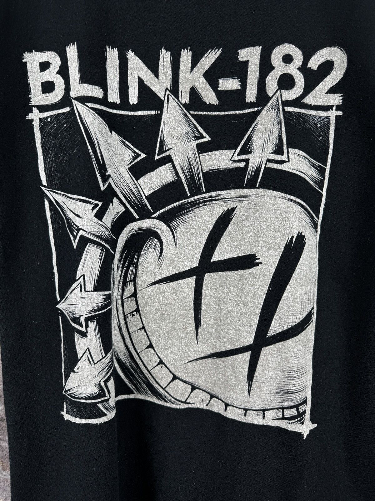 AC/DC × Iron Maiden × Metallica Men’s Blink-182 T-Shirt Tour 2017 Band Size Large Size US L / EU 52-54 / 3 - 4 Thumbnail
