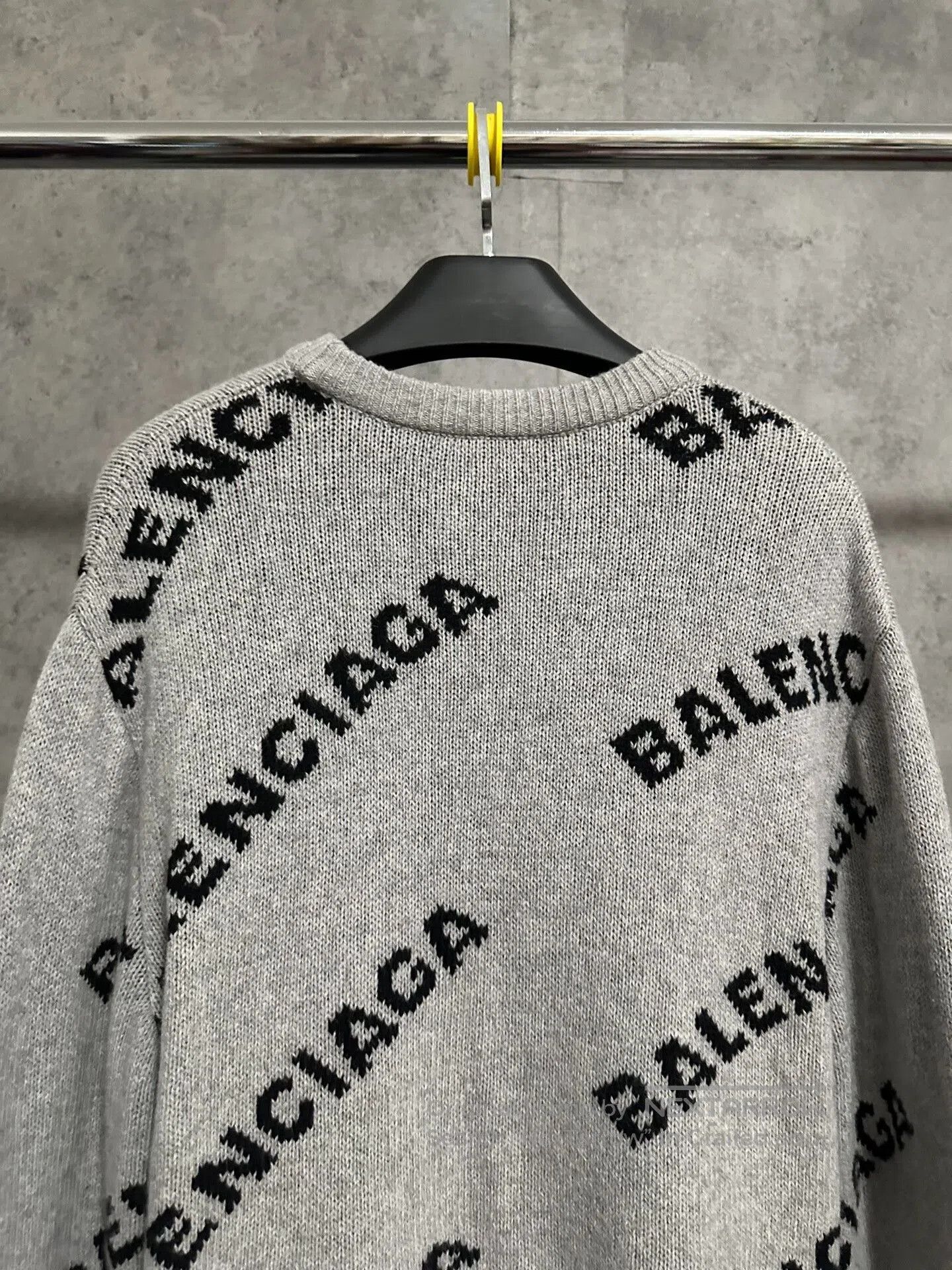 Balenciaga balenciaga logo knit sweater in gray. Size US M / EU 48-50 / 2 - 2 Thumbnail